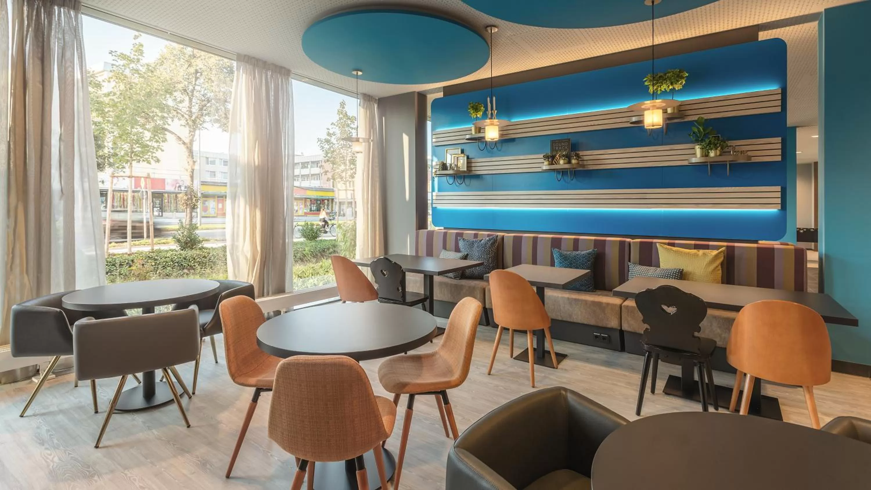 Restaurant/places to eat in Holiday Inn - the niu, Brass Munich Olympiapark by IHG