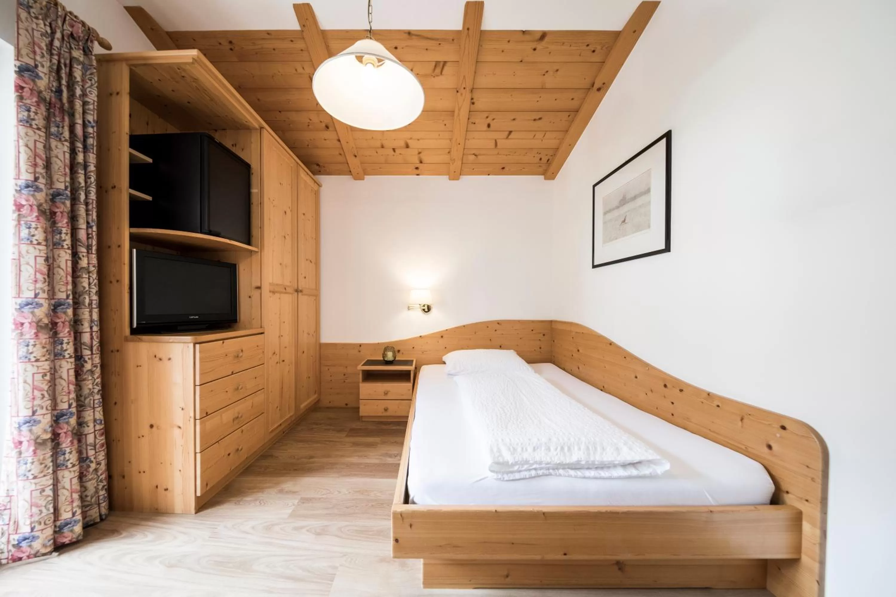 Standard Single Room with Mountain View in Hotel Torgglhof