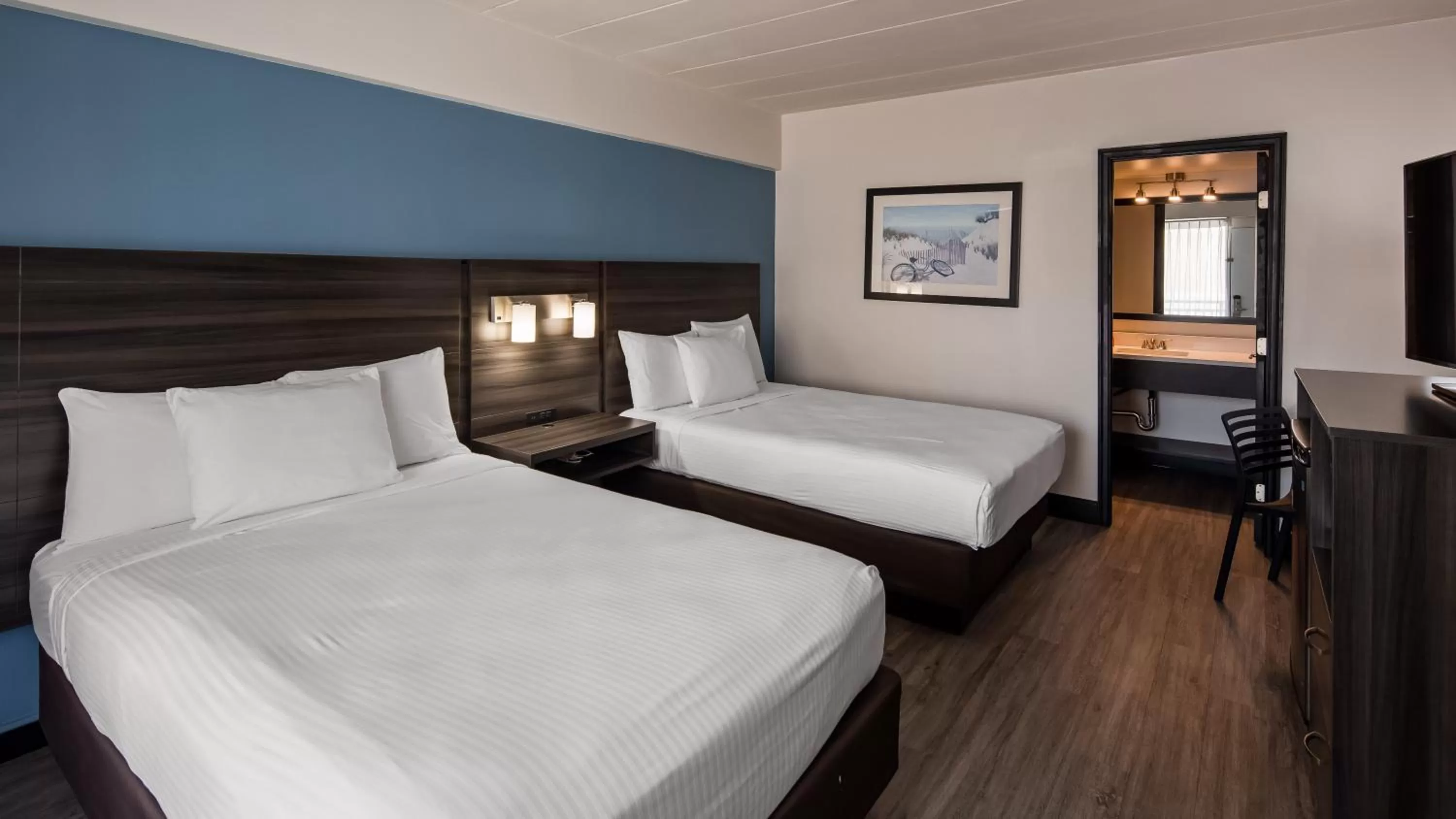 Bedroom, Bed in SureStay Hotel by Best Western Virginia Beach Royal Clipper