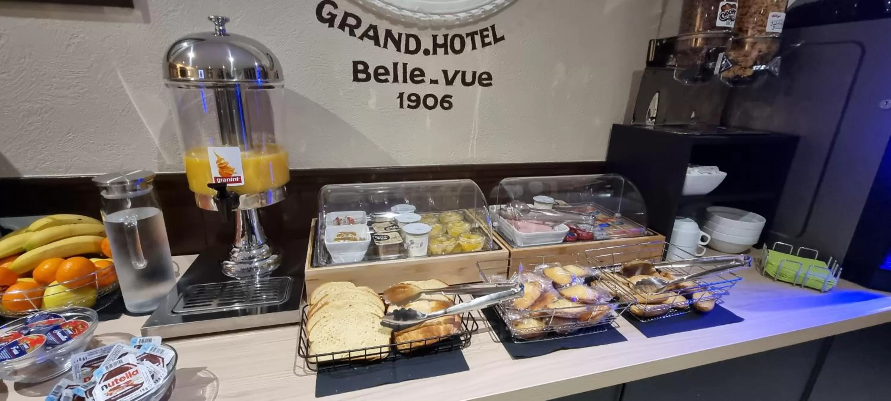 Continental breakfast in Hotel le Bellevue