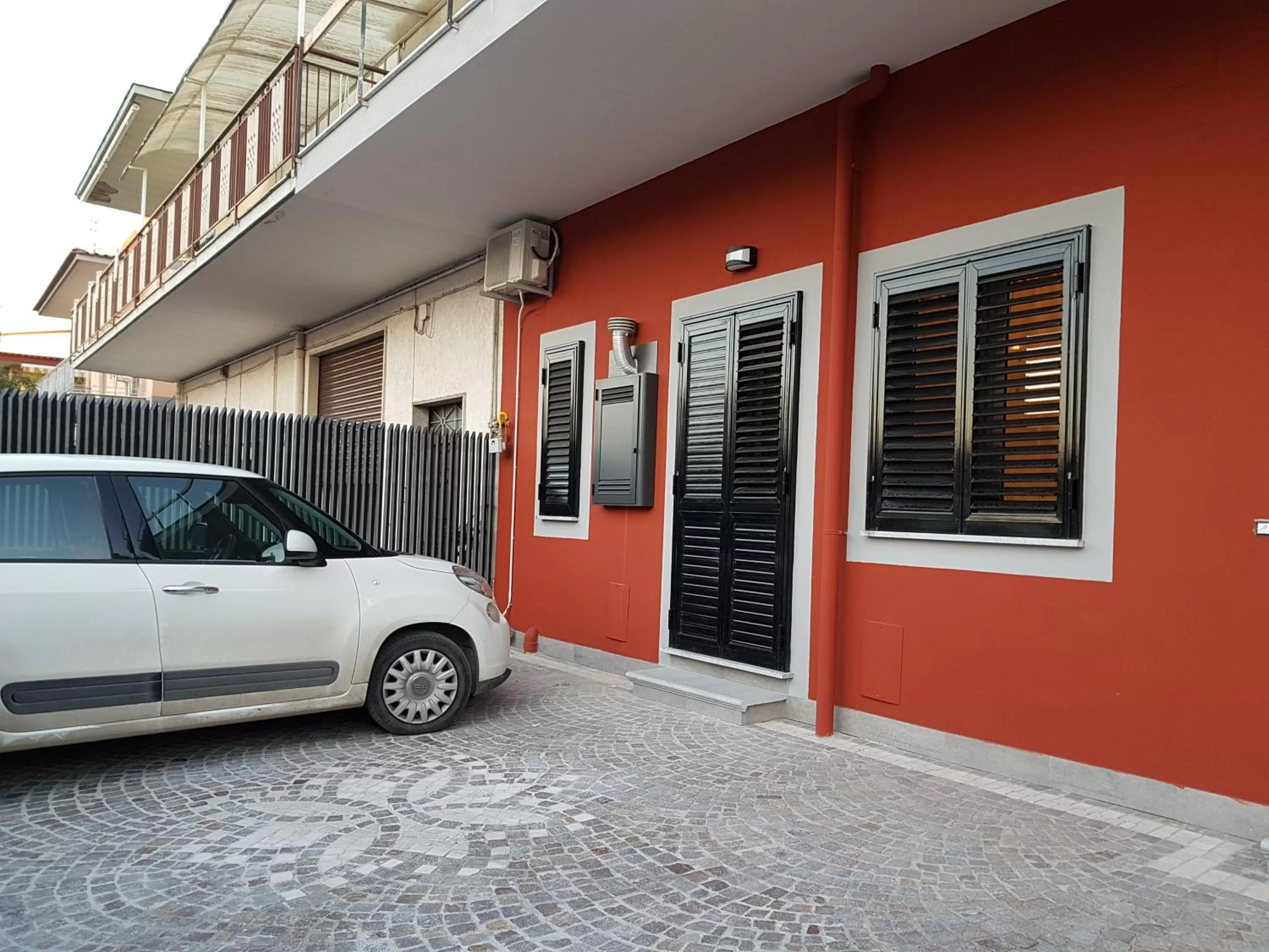 Facade/entrance in B&B President