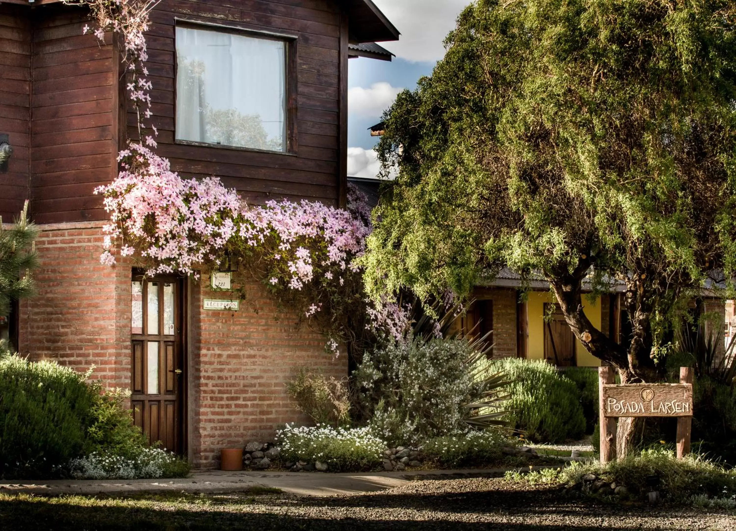 Posada Larsen Posada Larsen