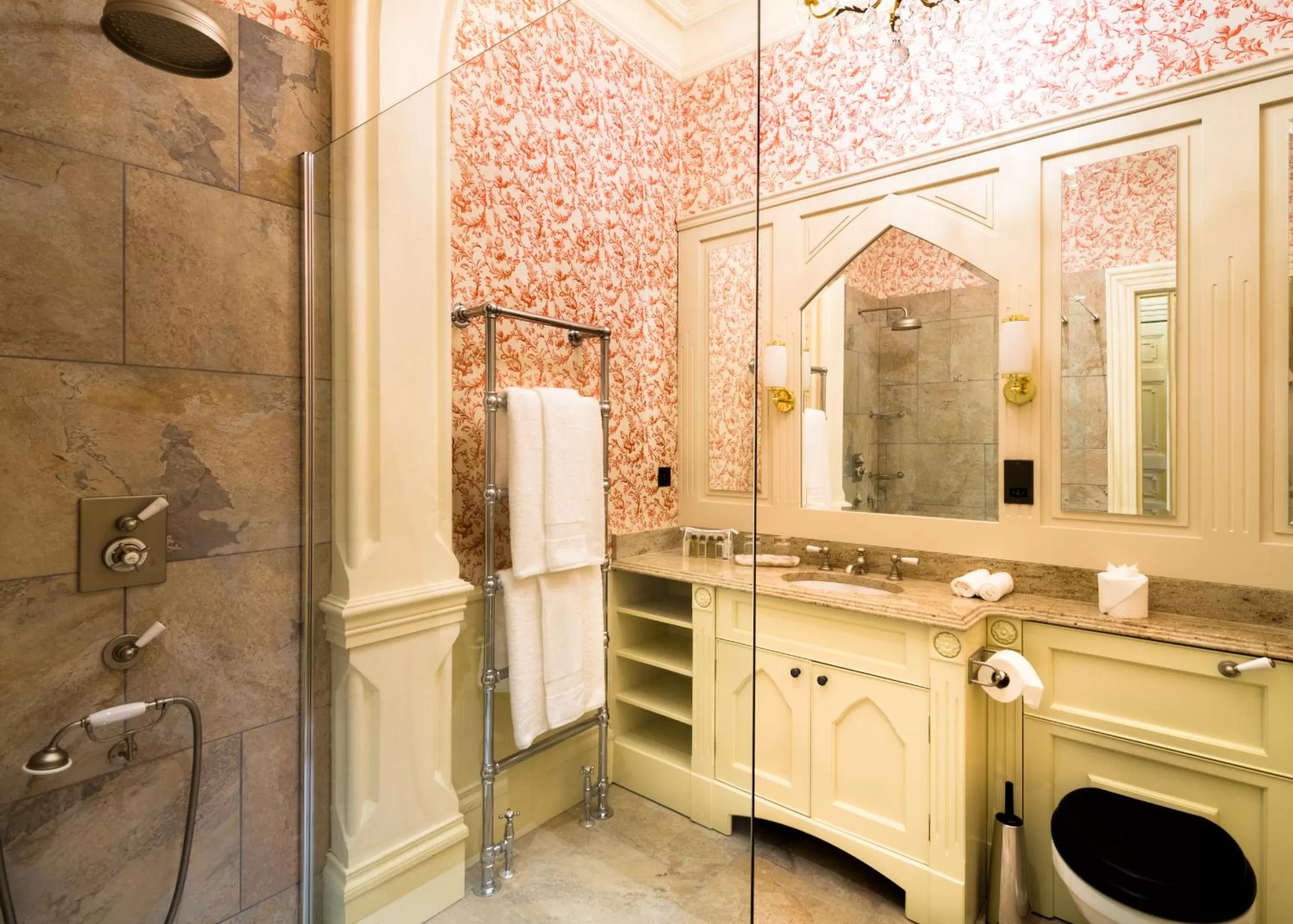 Bathroom in Crossbasket Castle, Hotel & Restaurant