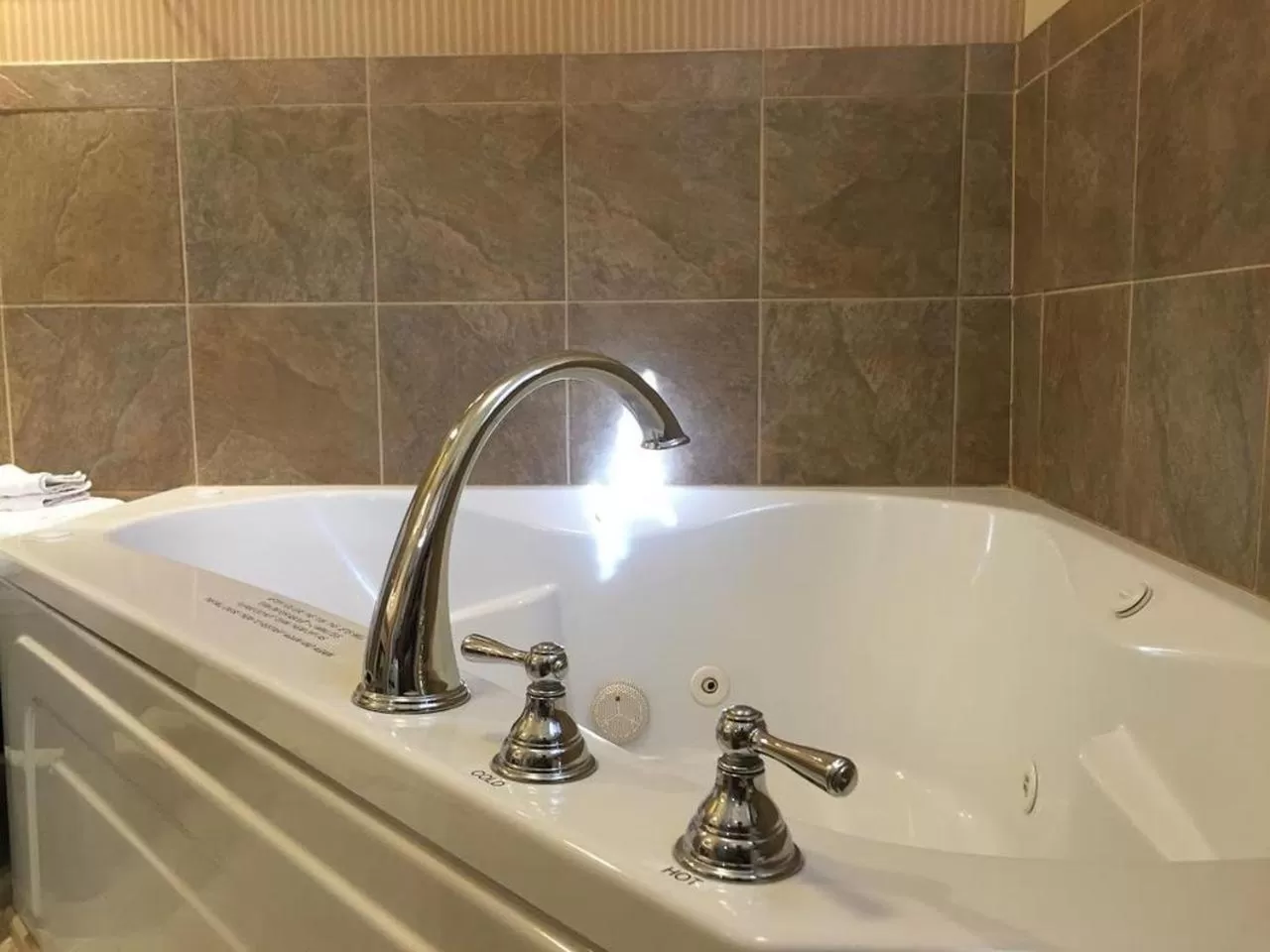 Garden view, Bathroom in Bradford Place Inn (California)