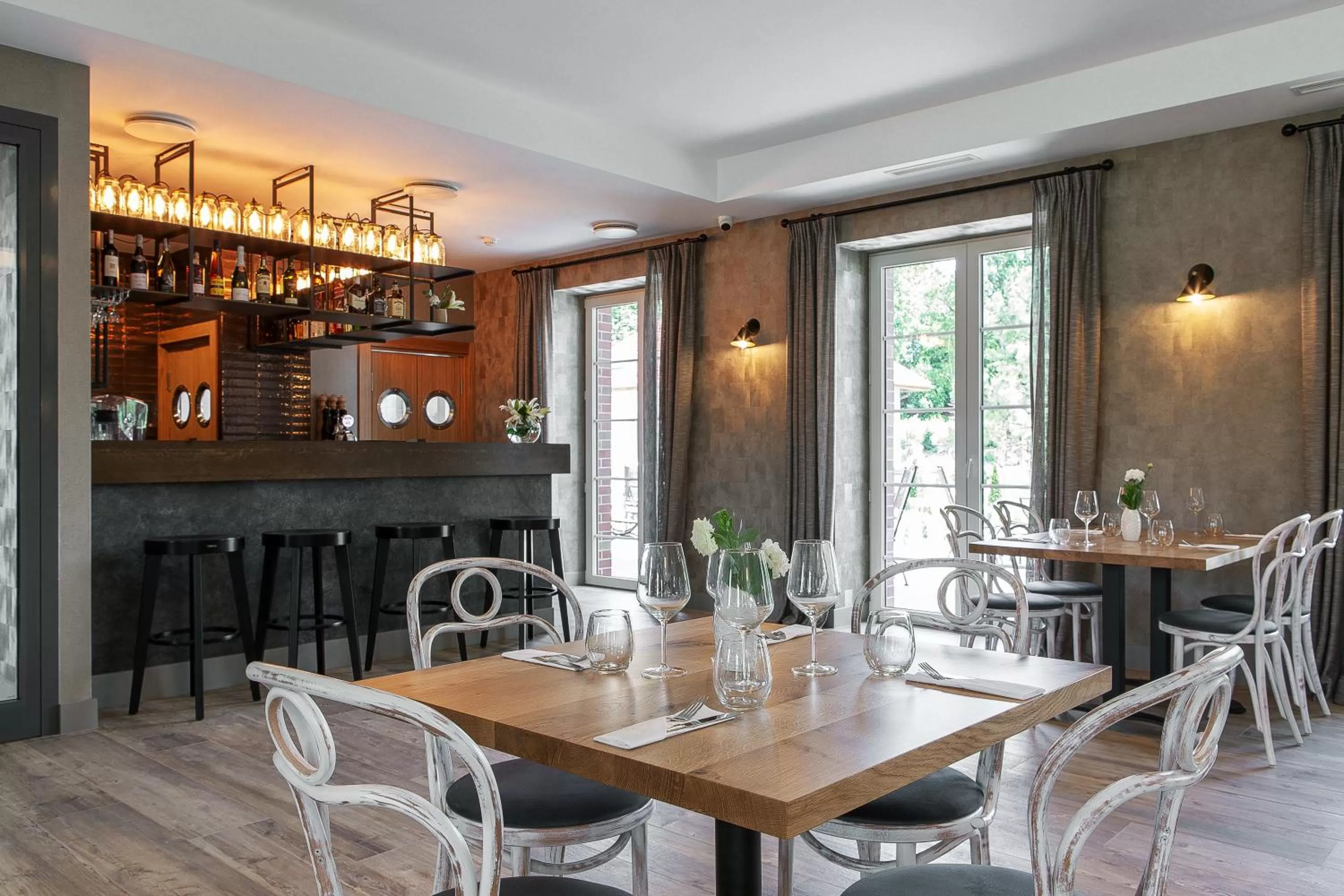 Restaurant/places to eat in Leśny Dwór