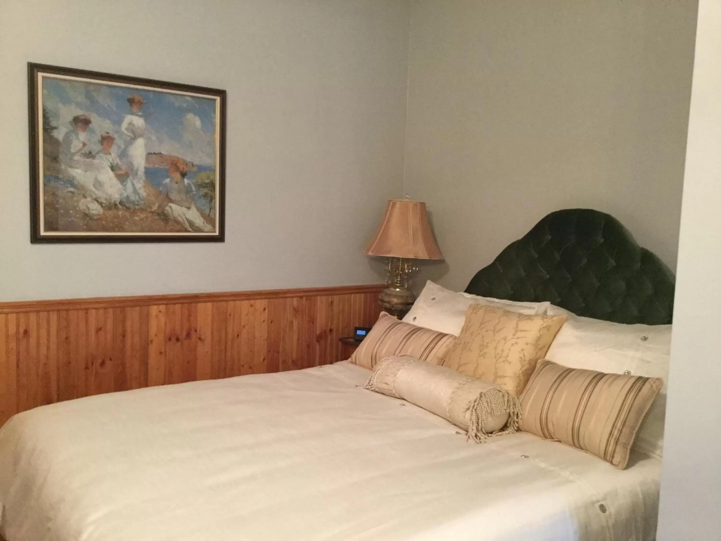 Bed in Pemberley House Bed and Breakfast