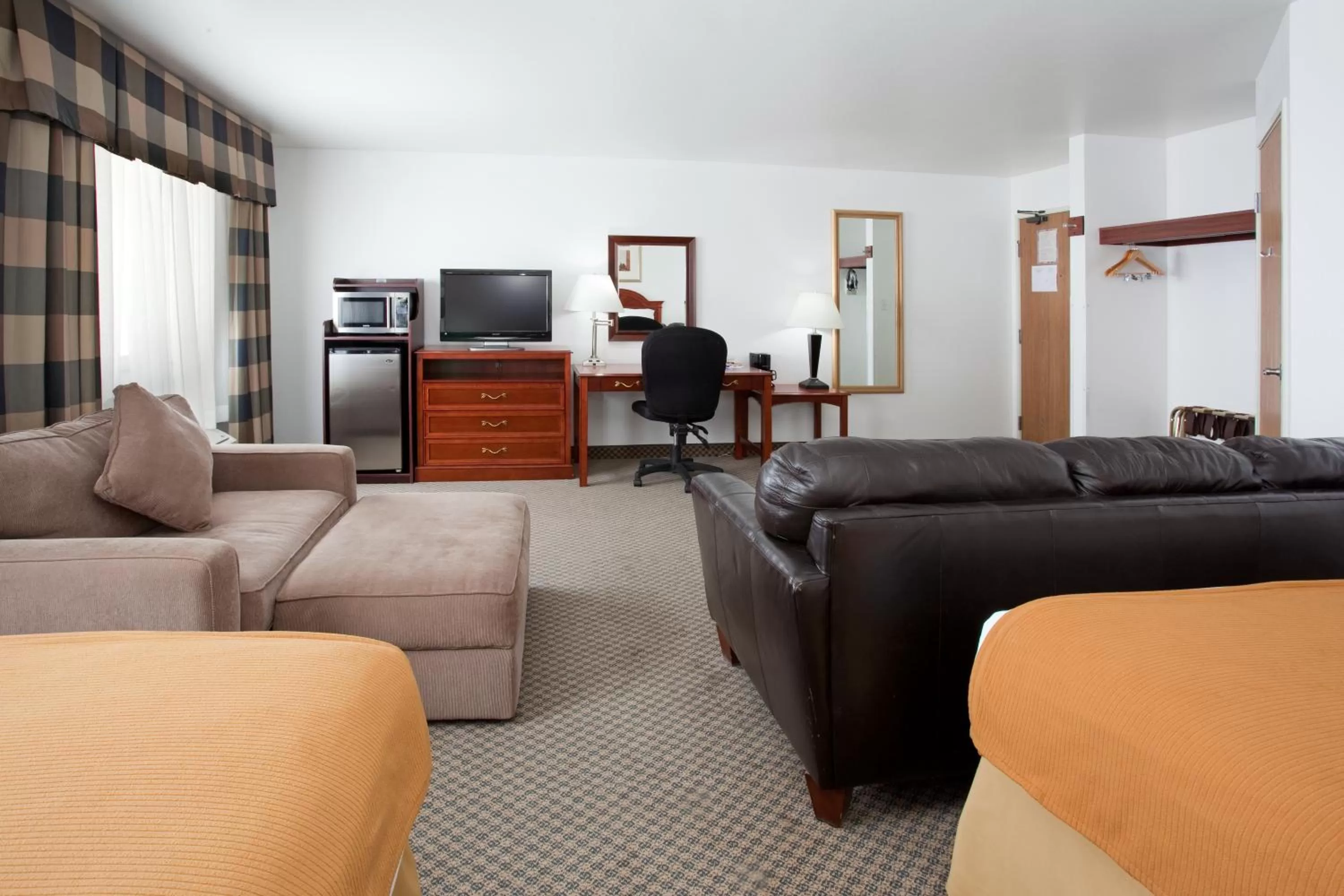 TV and multimedia in Wingate by Wyndham Eagle Vail Valley
