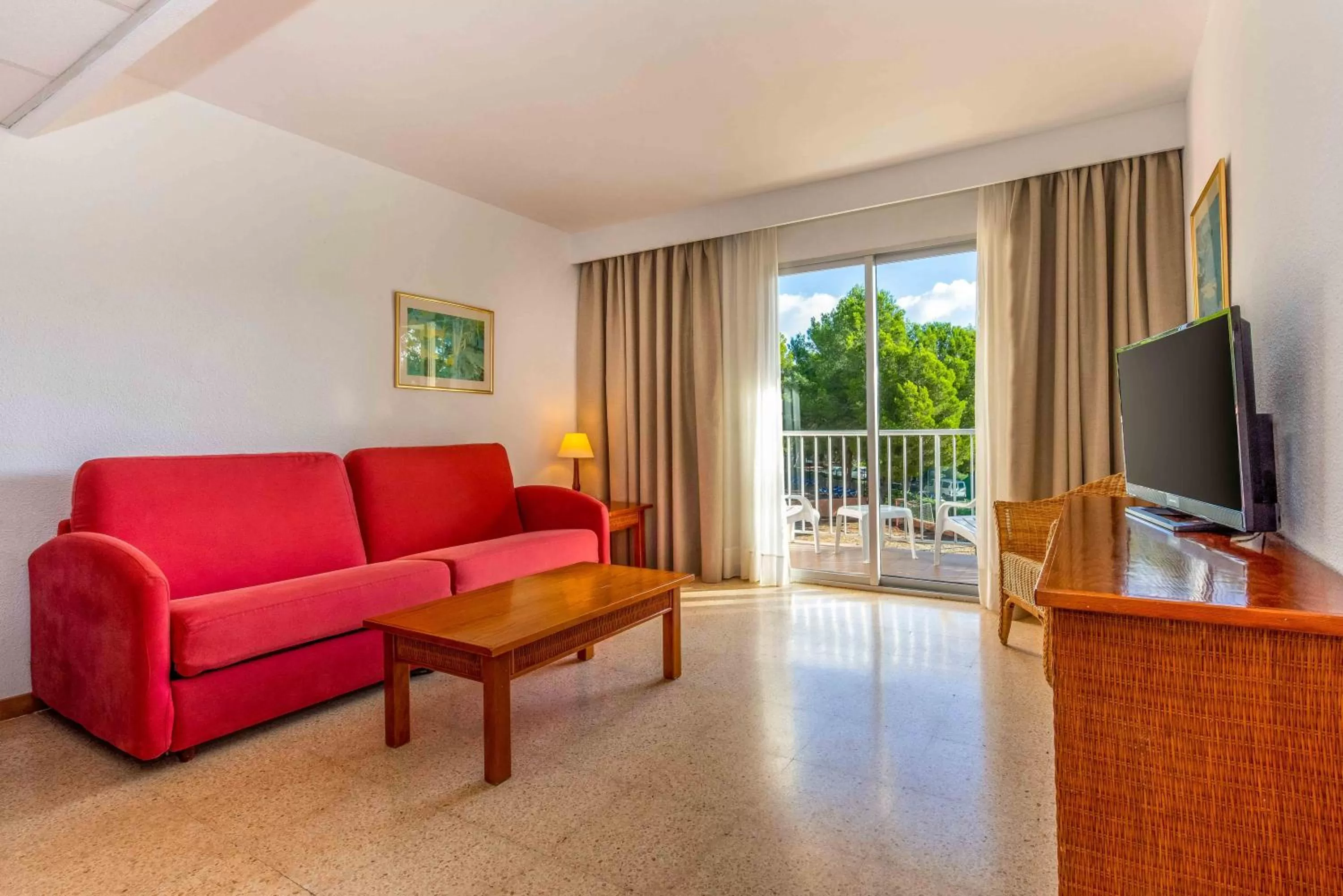 Living room, Seating Area in Valentin Park Club