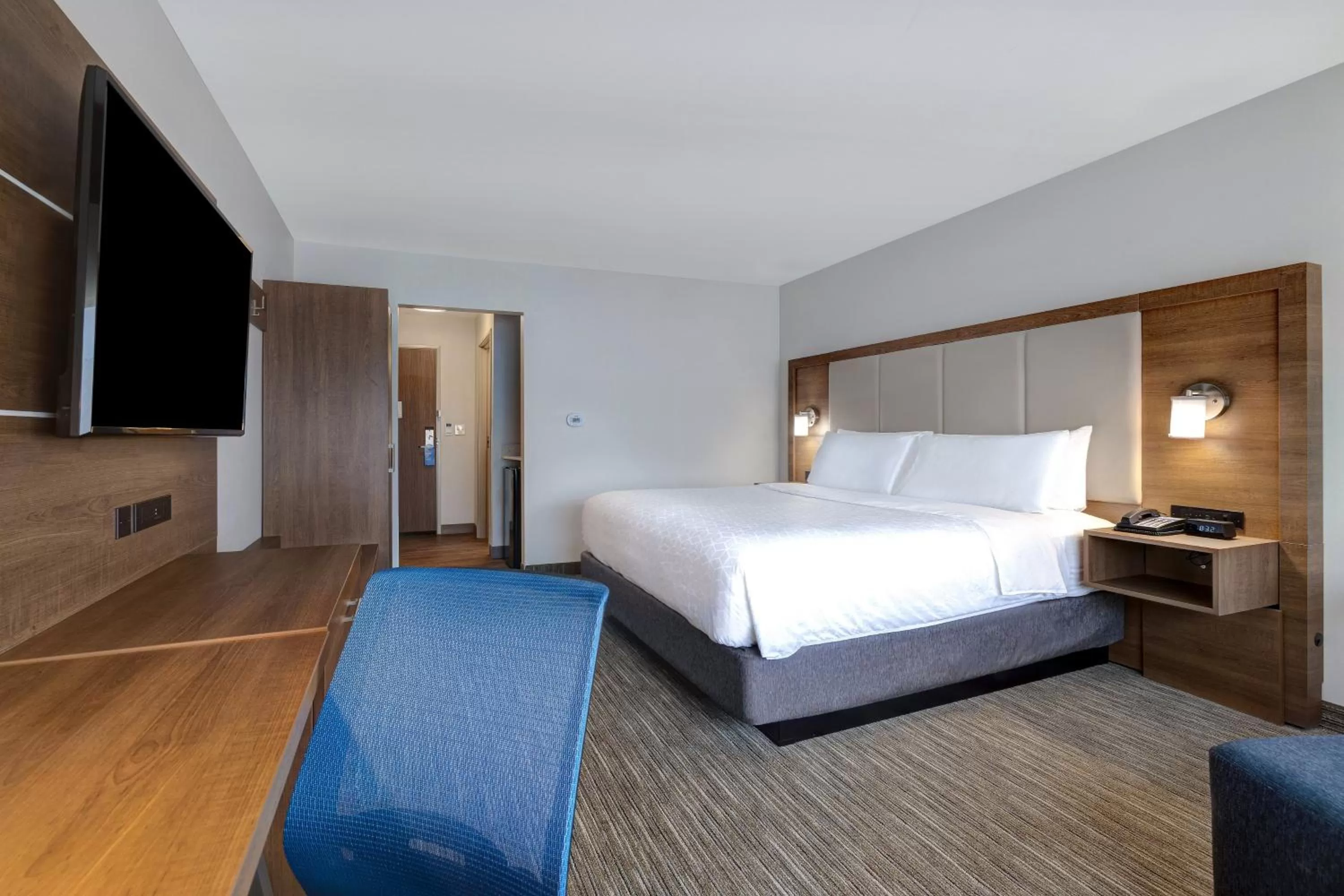 Suite - Hearing Accessible - Non-Smoking in Holiday Inn Express & Suites - Ann Arbor - University South, an IHG Hotel