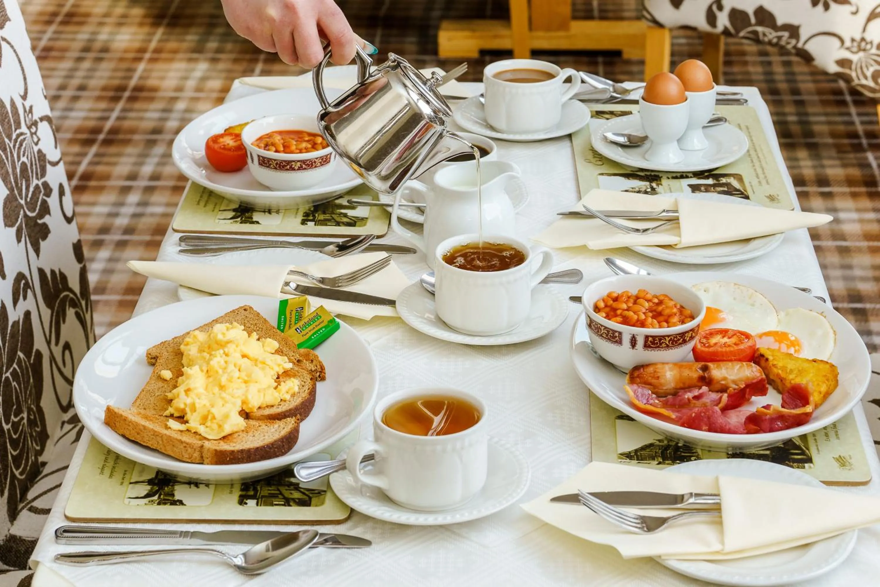 Food and drinks in St Andrews Hotel