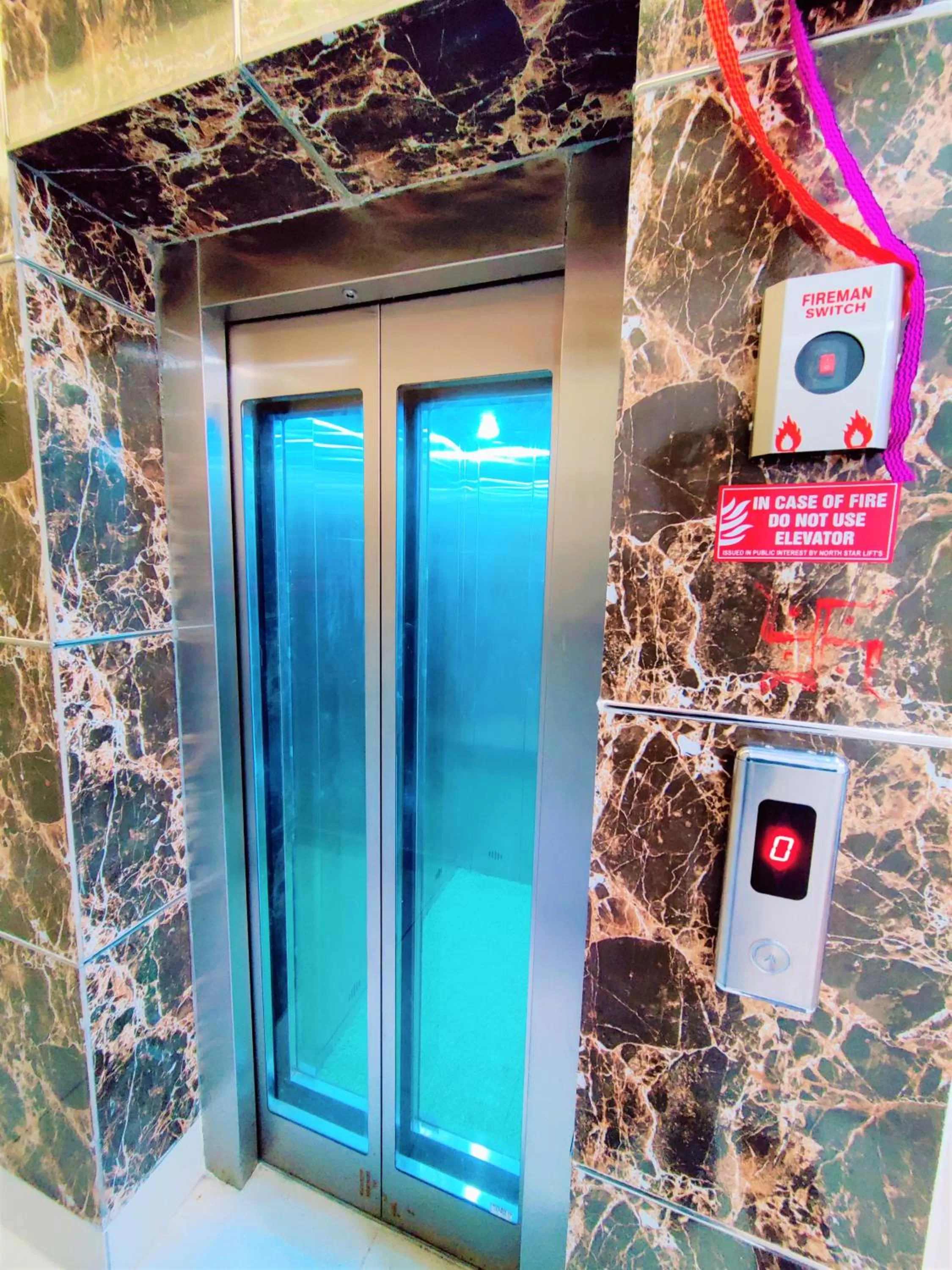 elevator in Perfectstayz Value Dwarkesh - Hotel Near Haridwar Railway station