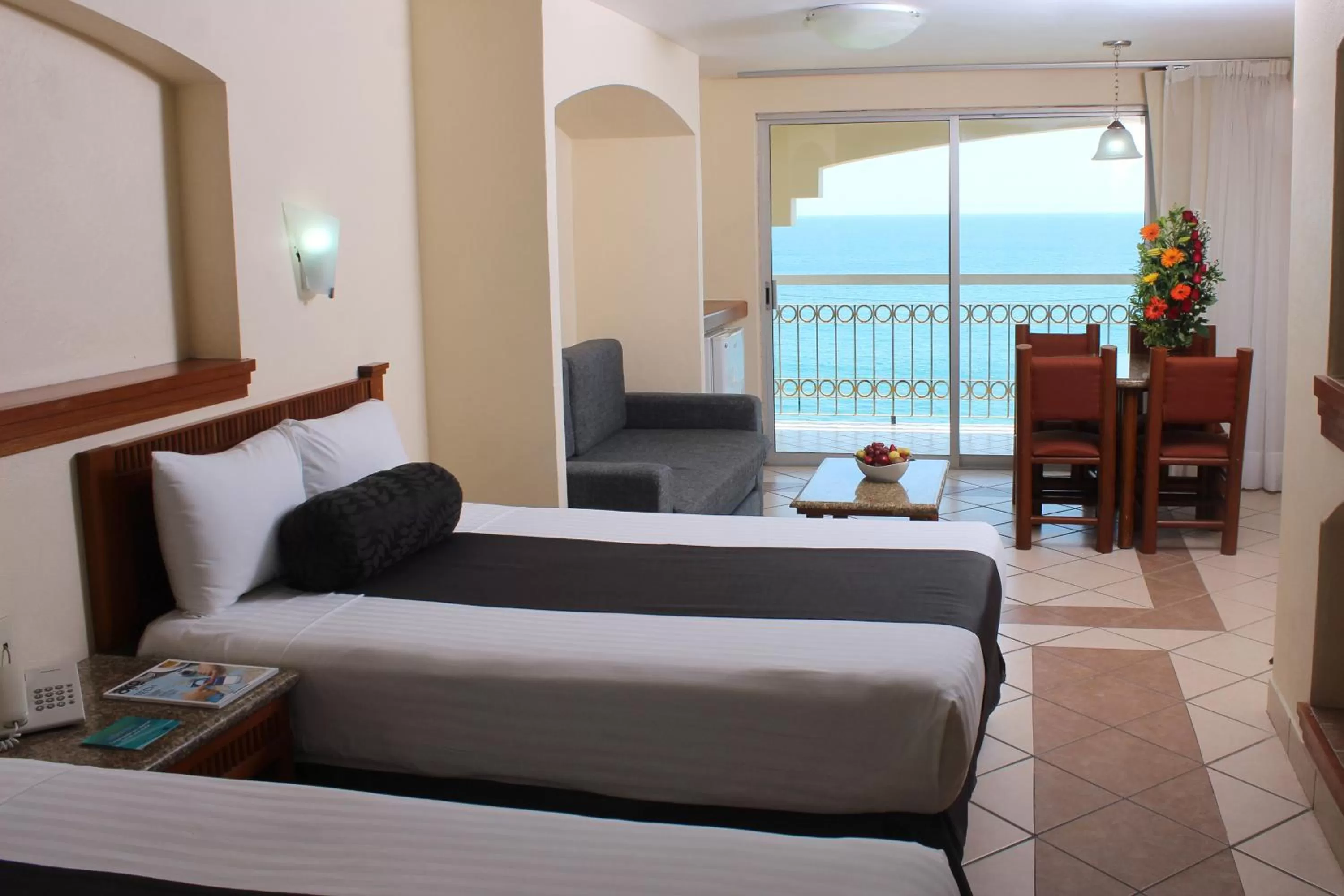 Photo of the whole room, Bed in Don Pelayo Pacific Beach