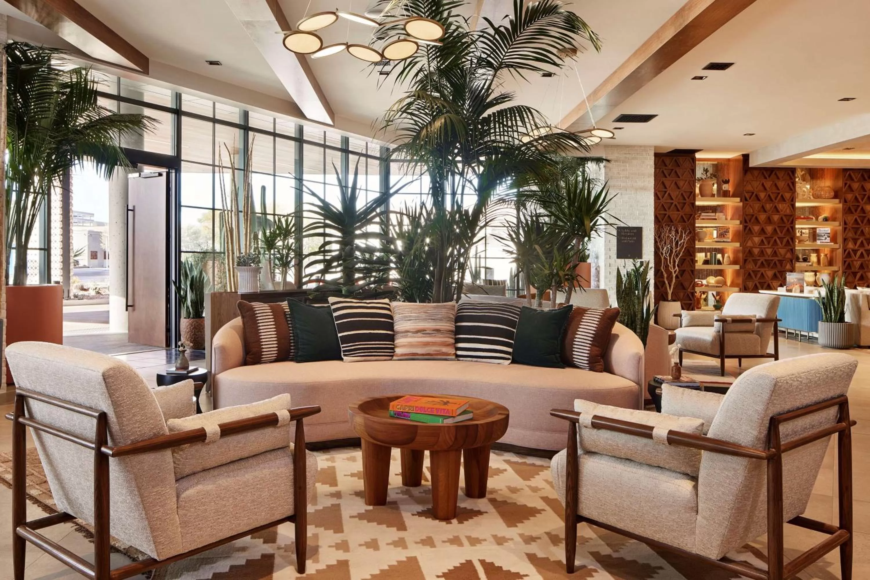 Lobby or reception in Senna House Hotel Scottsdale, Curio Collection By Hilton