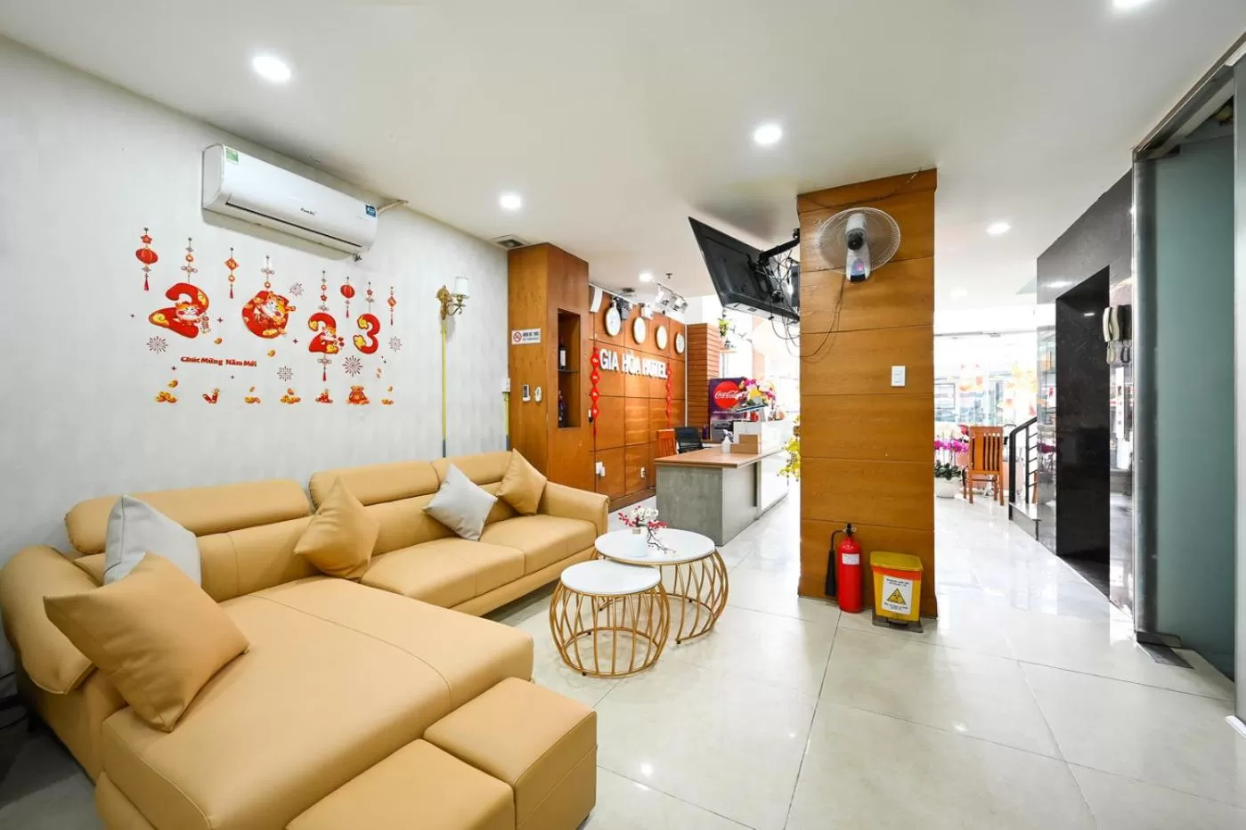 Seating area in Gia Hoa Airport Hotel