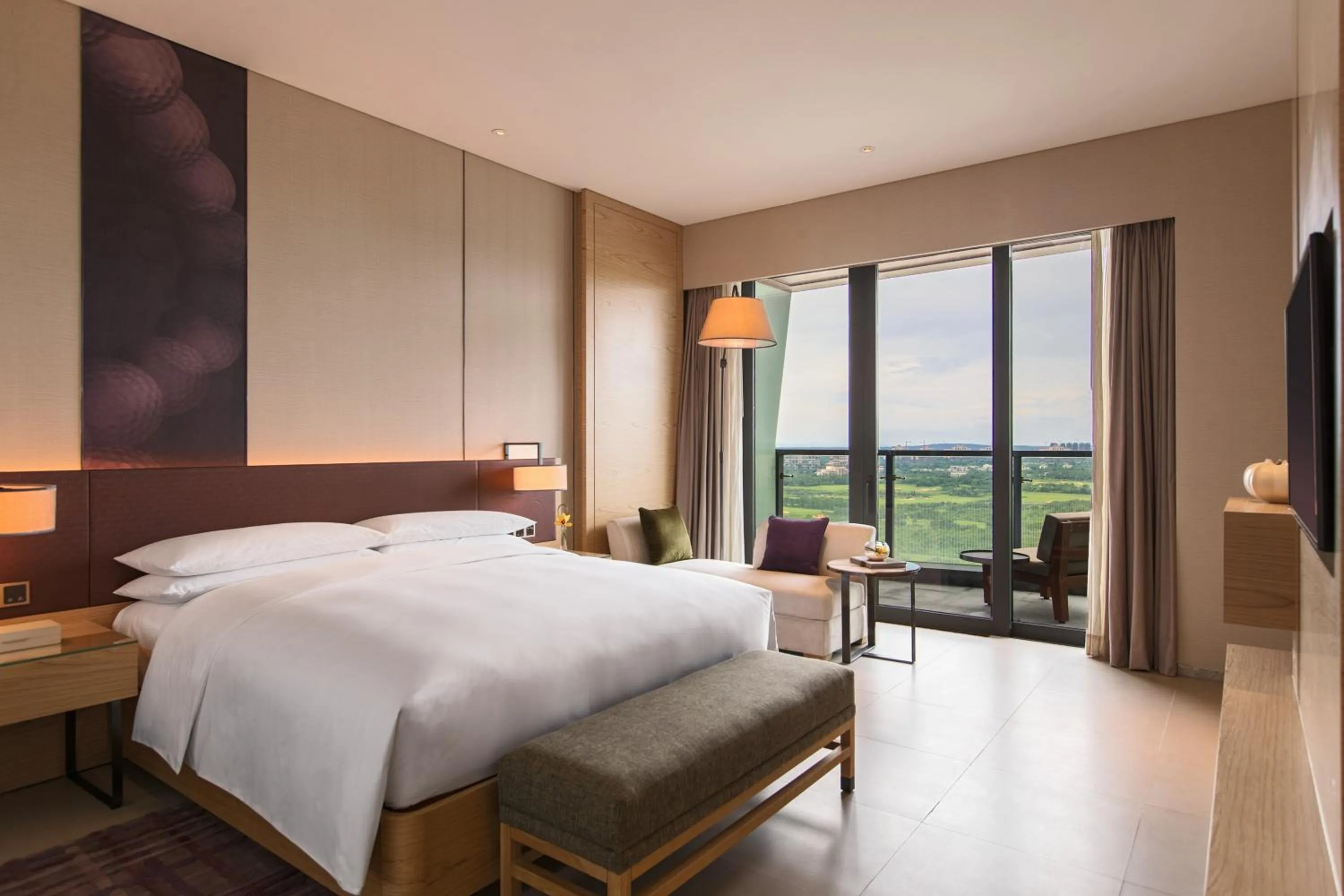 Bedroom, Bed in Renaissance Haikou Hotel