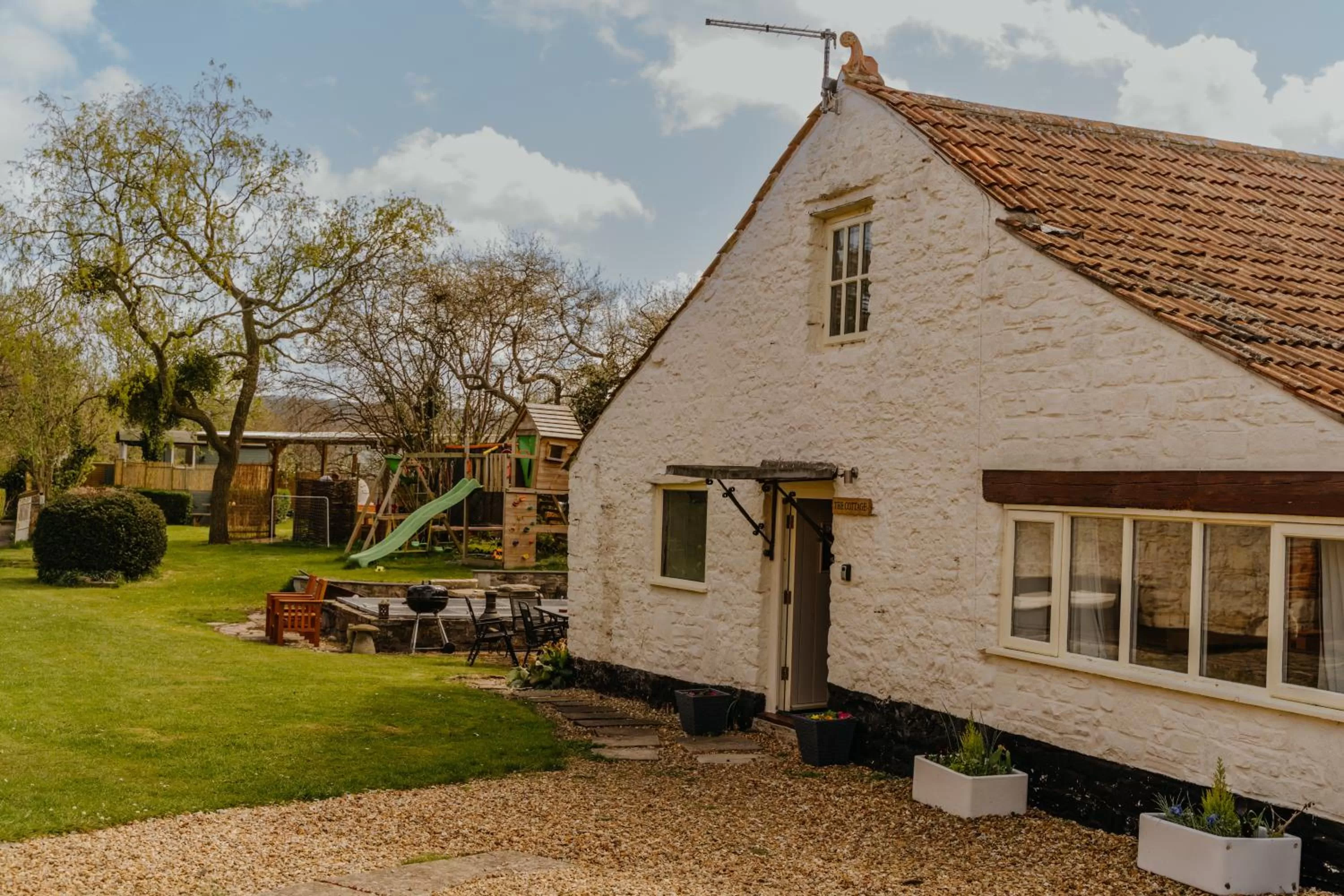 Property building in Little England Retreats - The Cottage