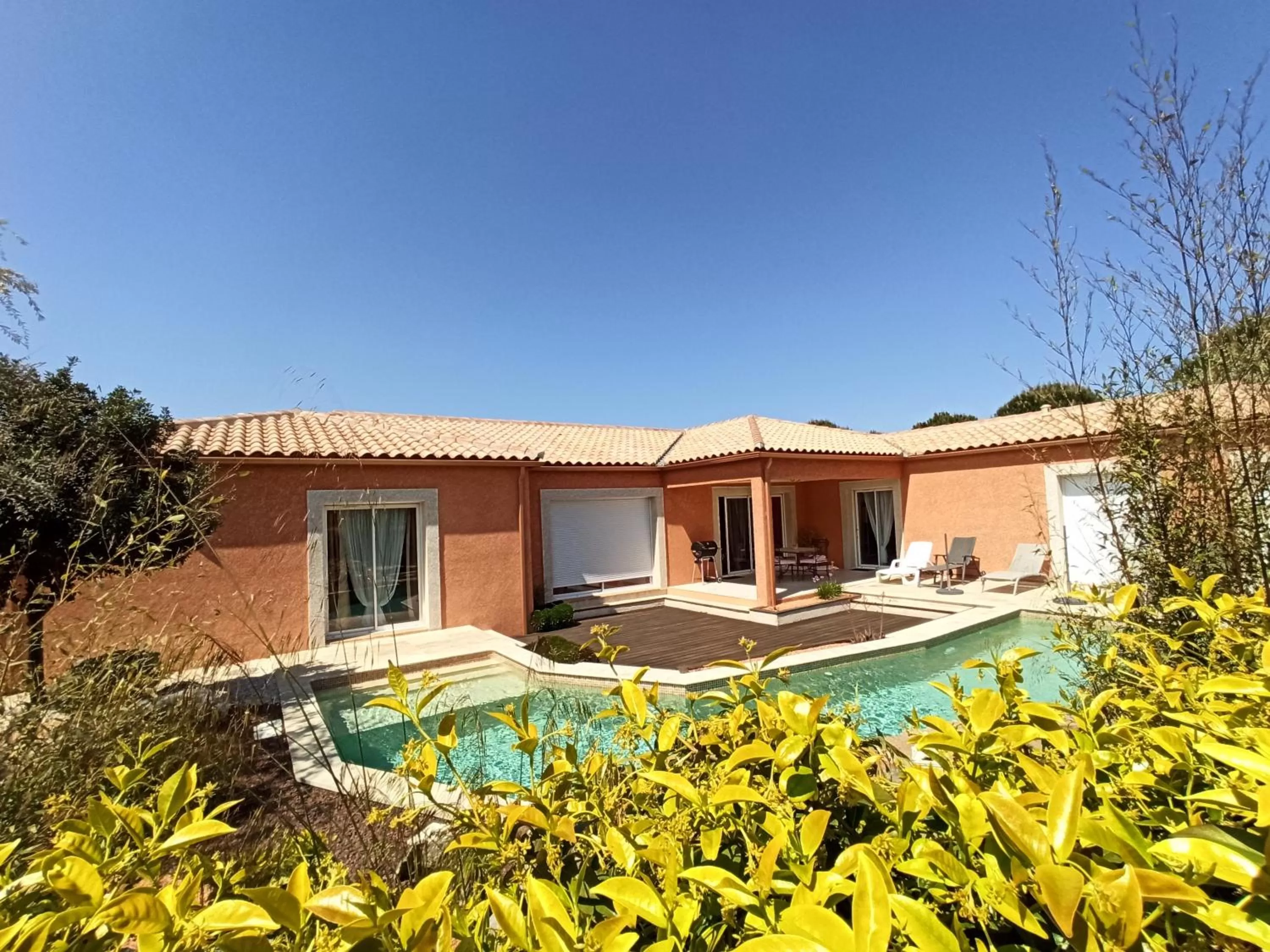 Property Building in Villa SOREDE