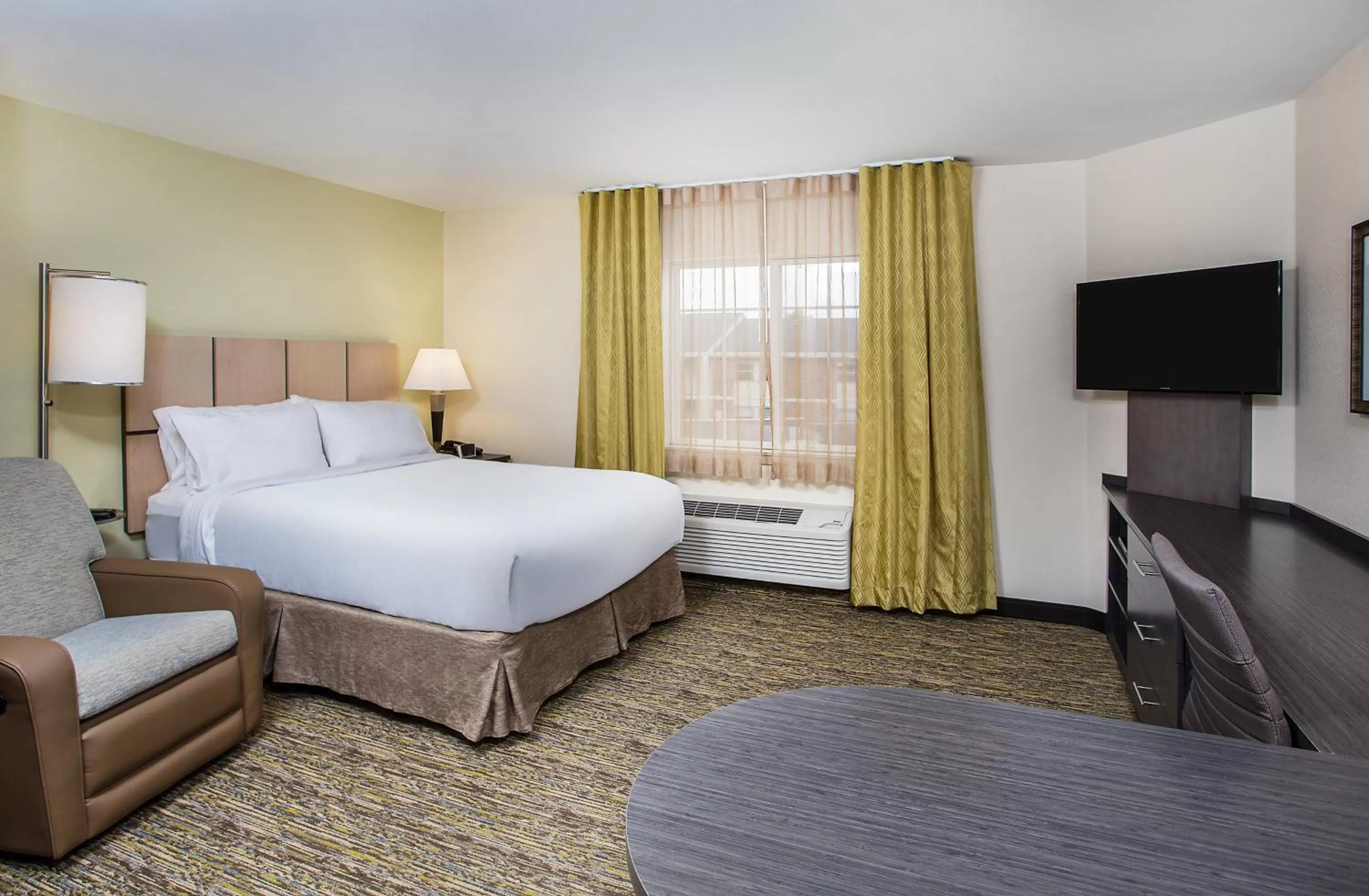 Queen Studio Suite with Roll-In Shower - Mobility Accessible - Non-Smoking	 in Candlewood Suites Bowling Green, an IHG Hotel