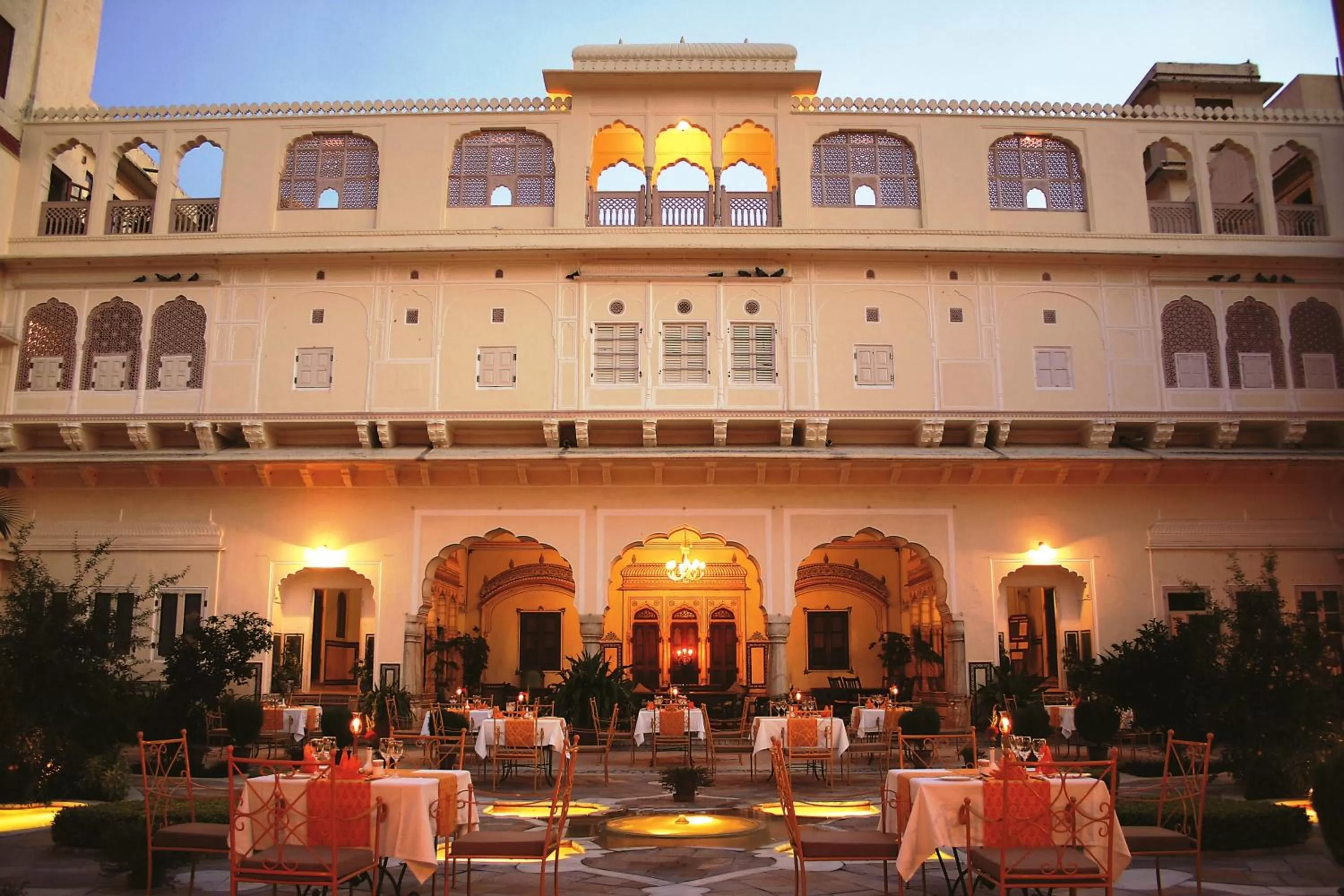 Restaurant/places to eat in Samode Haveli