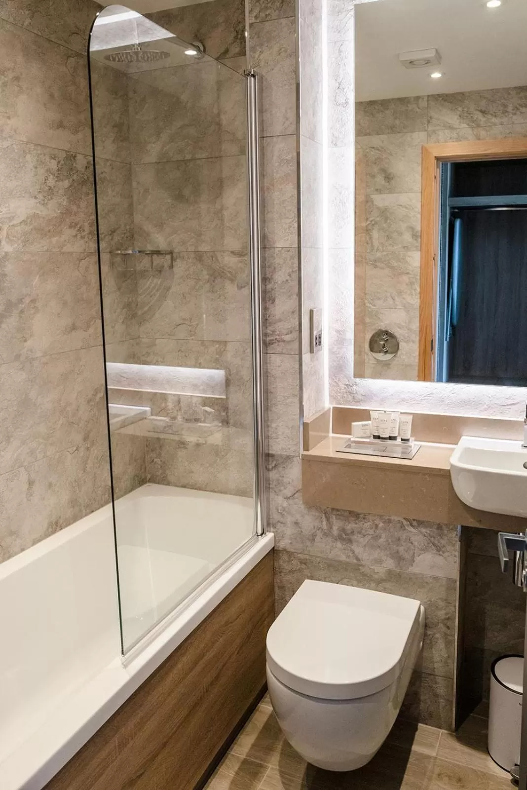 Shower in Lochside House Hotel & Spa