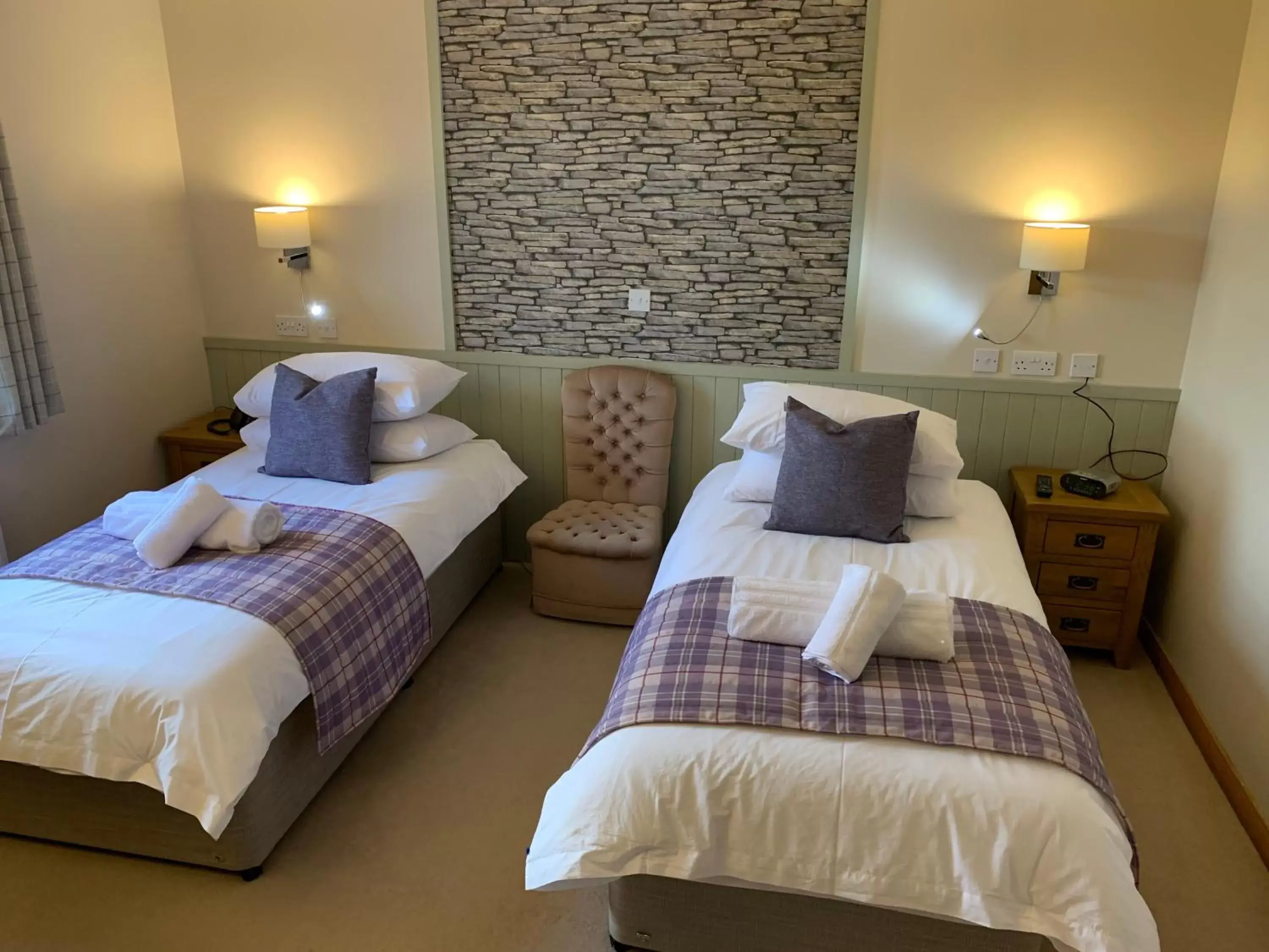 Double or Twin Room with Private Bathroom in Standing Stones Hotel Double or Twin Room with Private Bathroom in Standing Stones Hotel