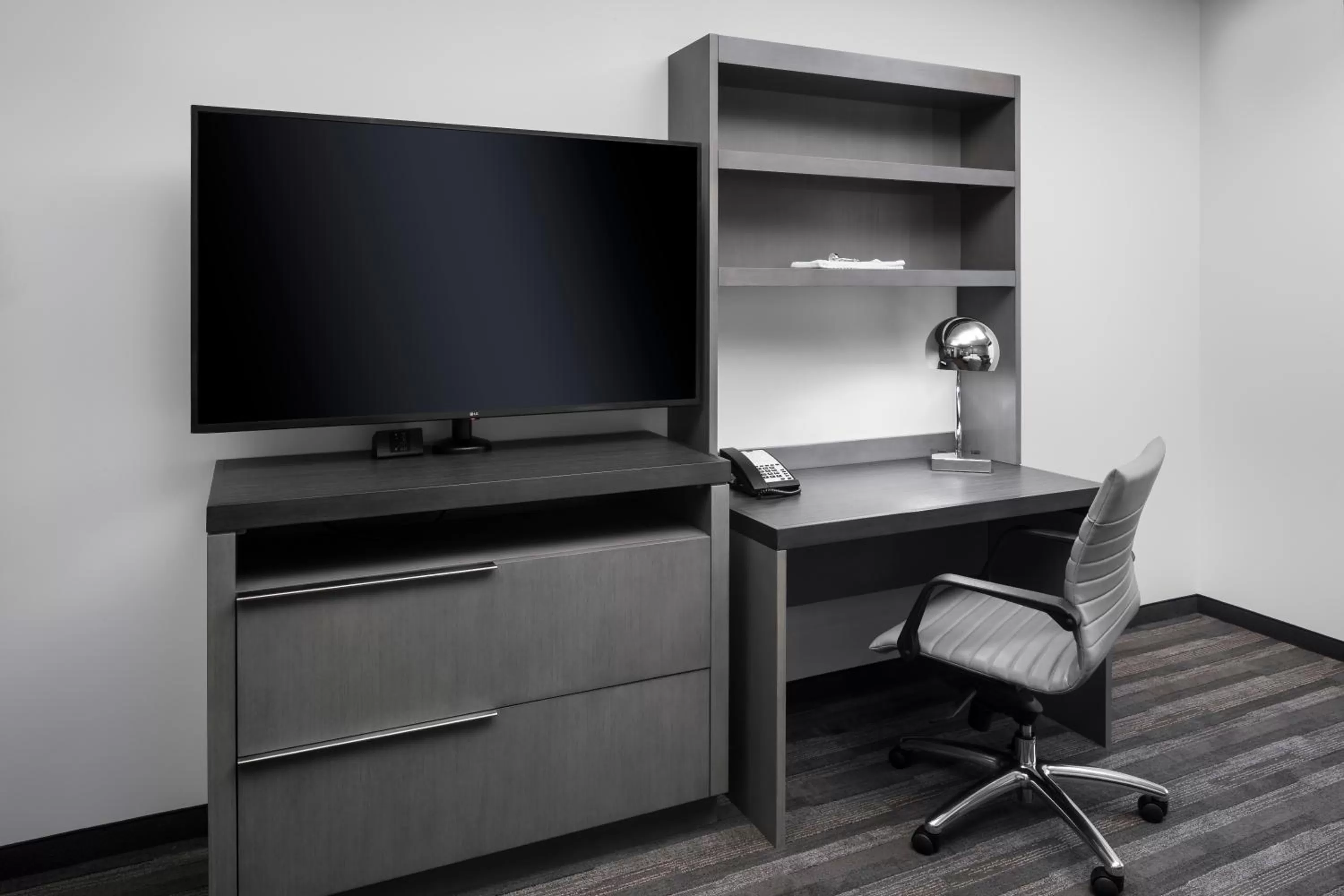 TV and multimedia in Hyatt House Tempe Phoenix University