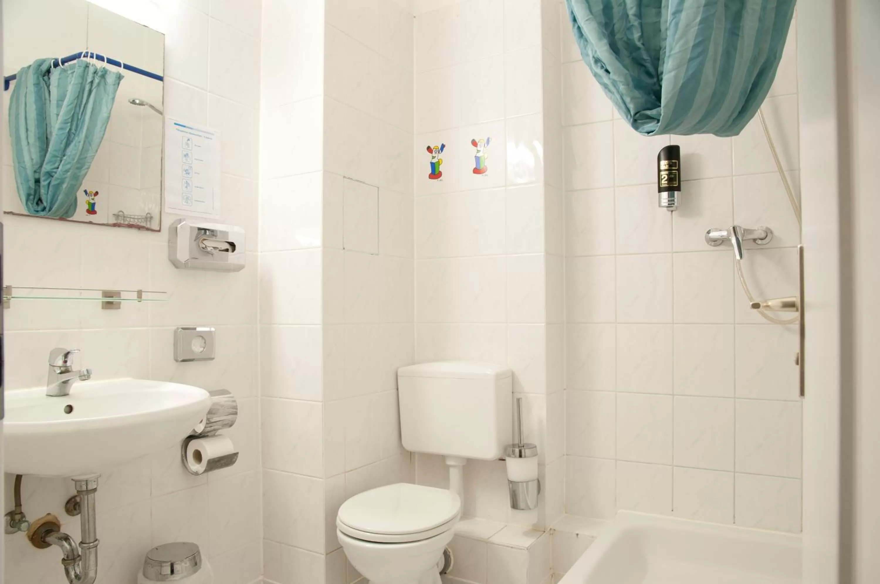 Bathroom in Happy Hotel Berlin