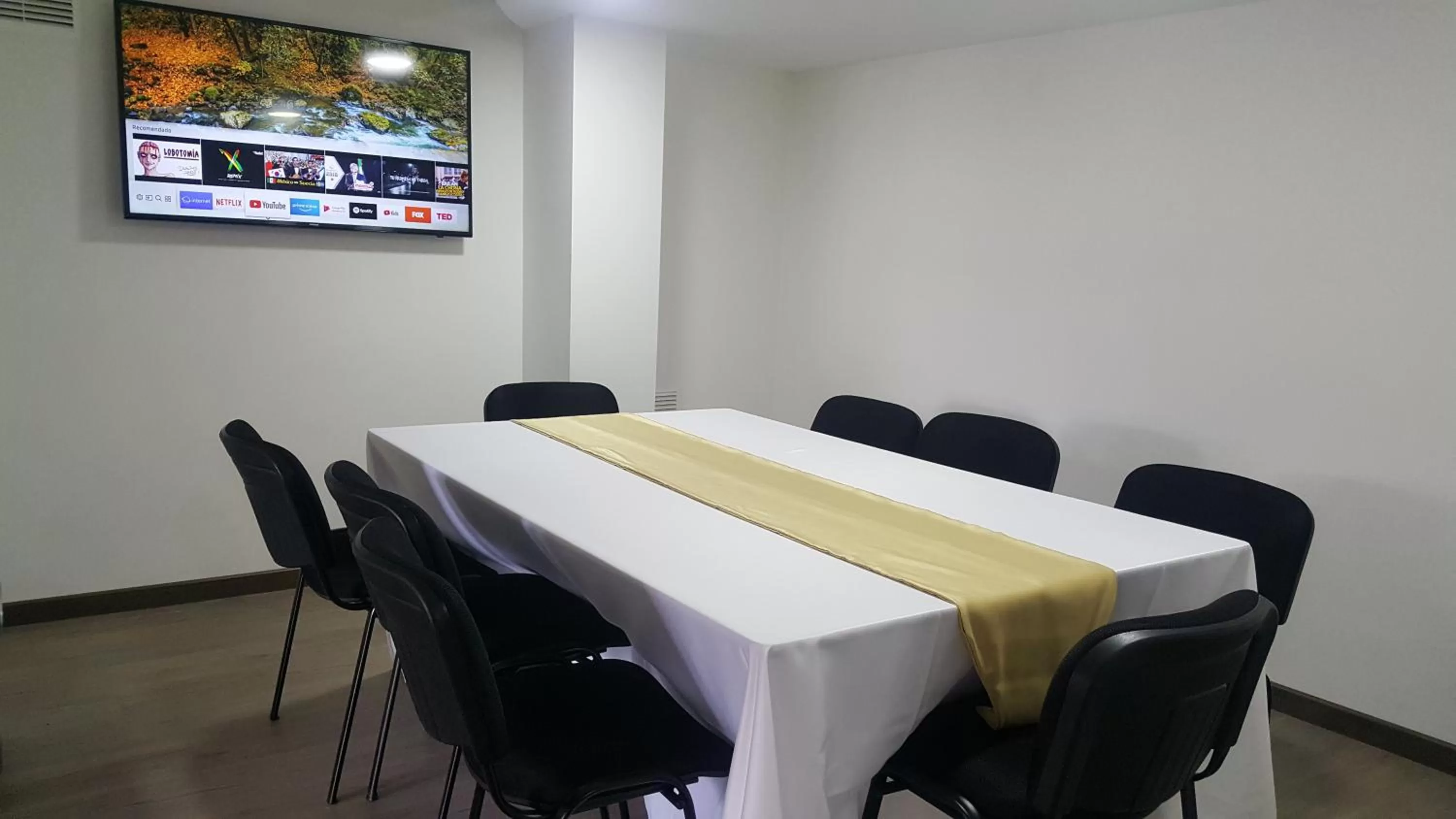 Business facilities in Suites 109 GH Usaquén