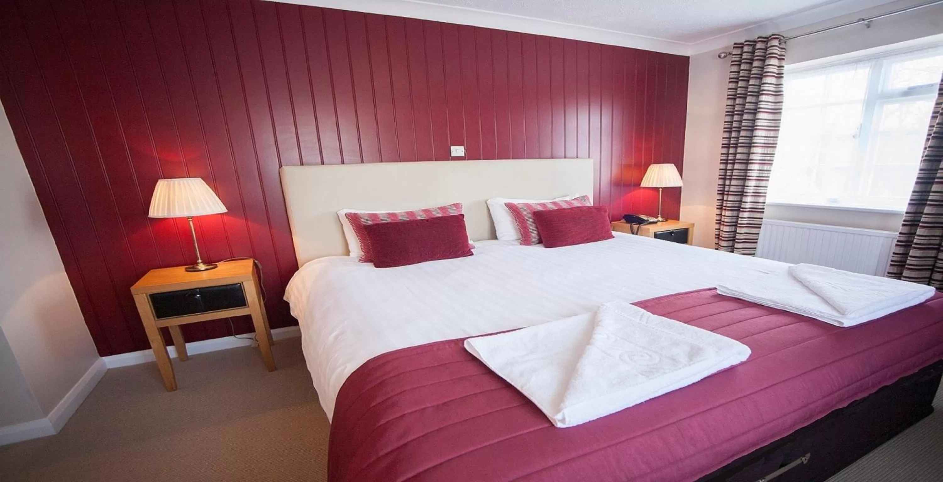 Day, Bed in The White Swan