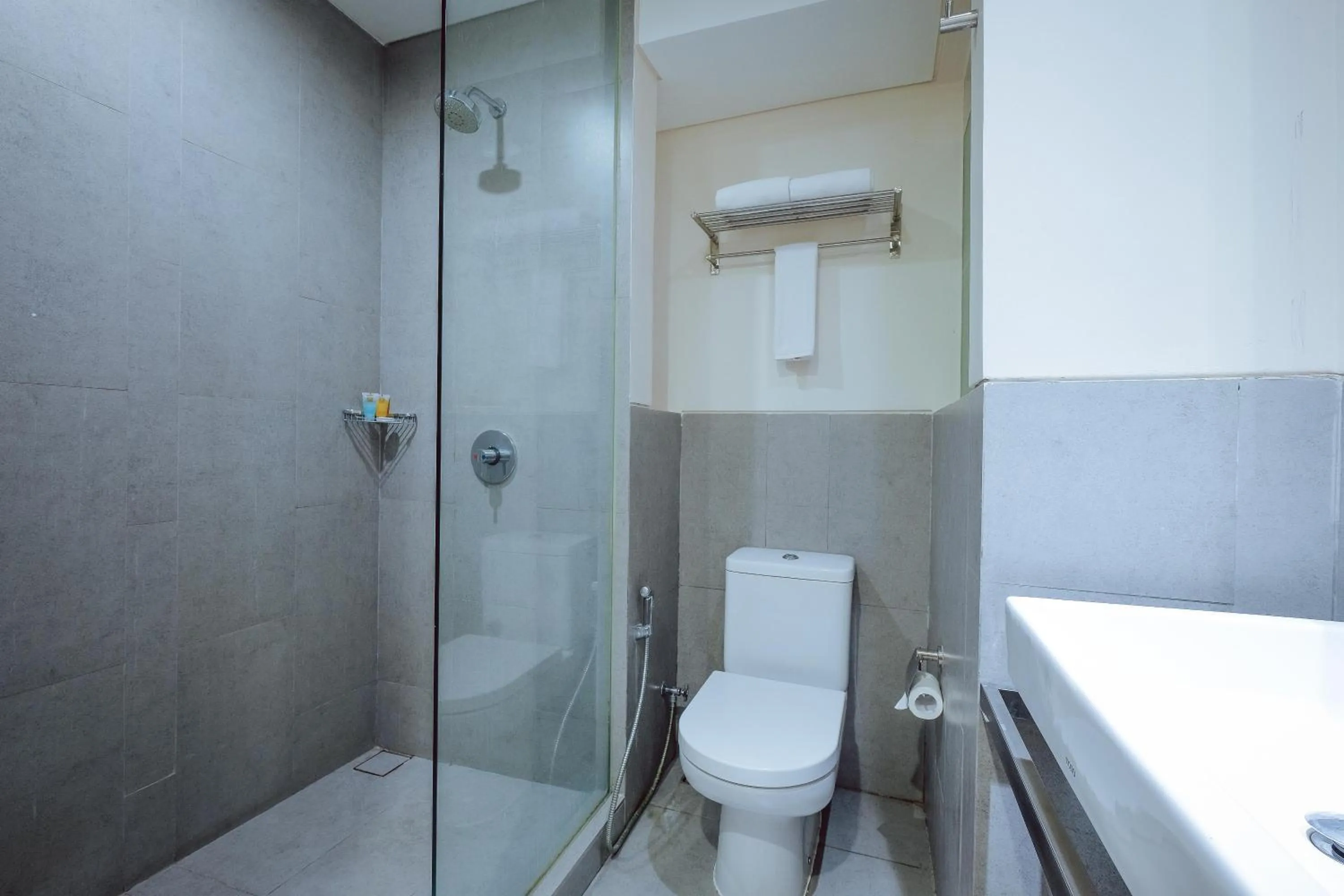 Bathroom in J Hotel Kuta