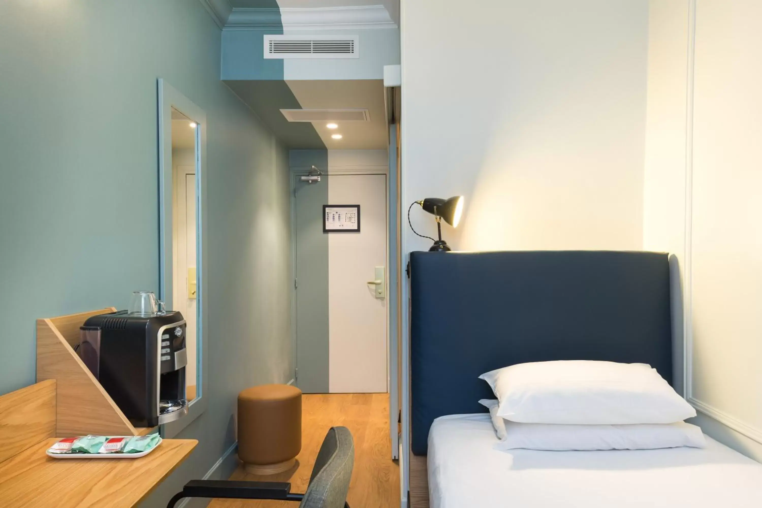 Economy Single Room (9m2) in Hôtel Silky by HappyCulture Economy Single Room (9m2) in Hôtel Silky by HappyCulture