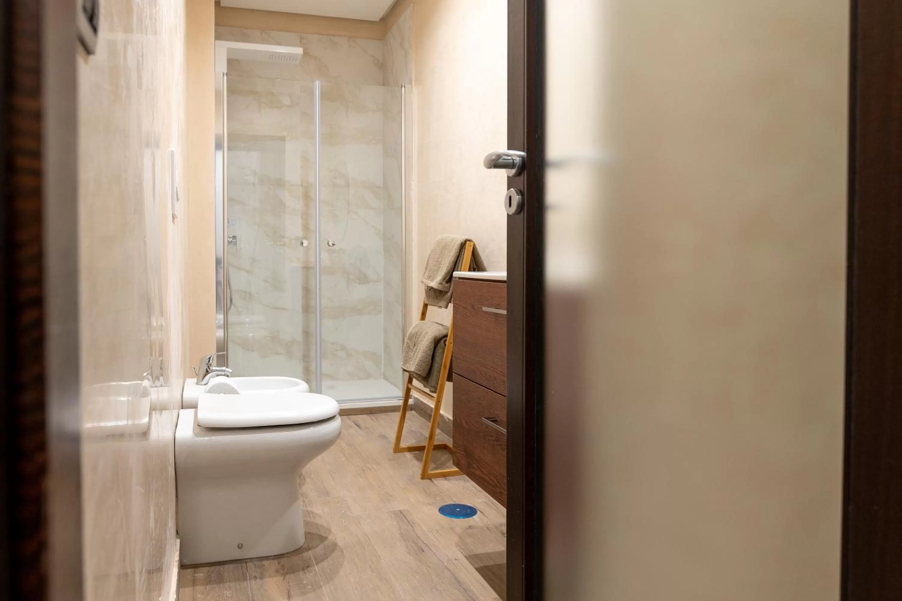 Bathroom in ROOMITO apartments