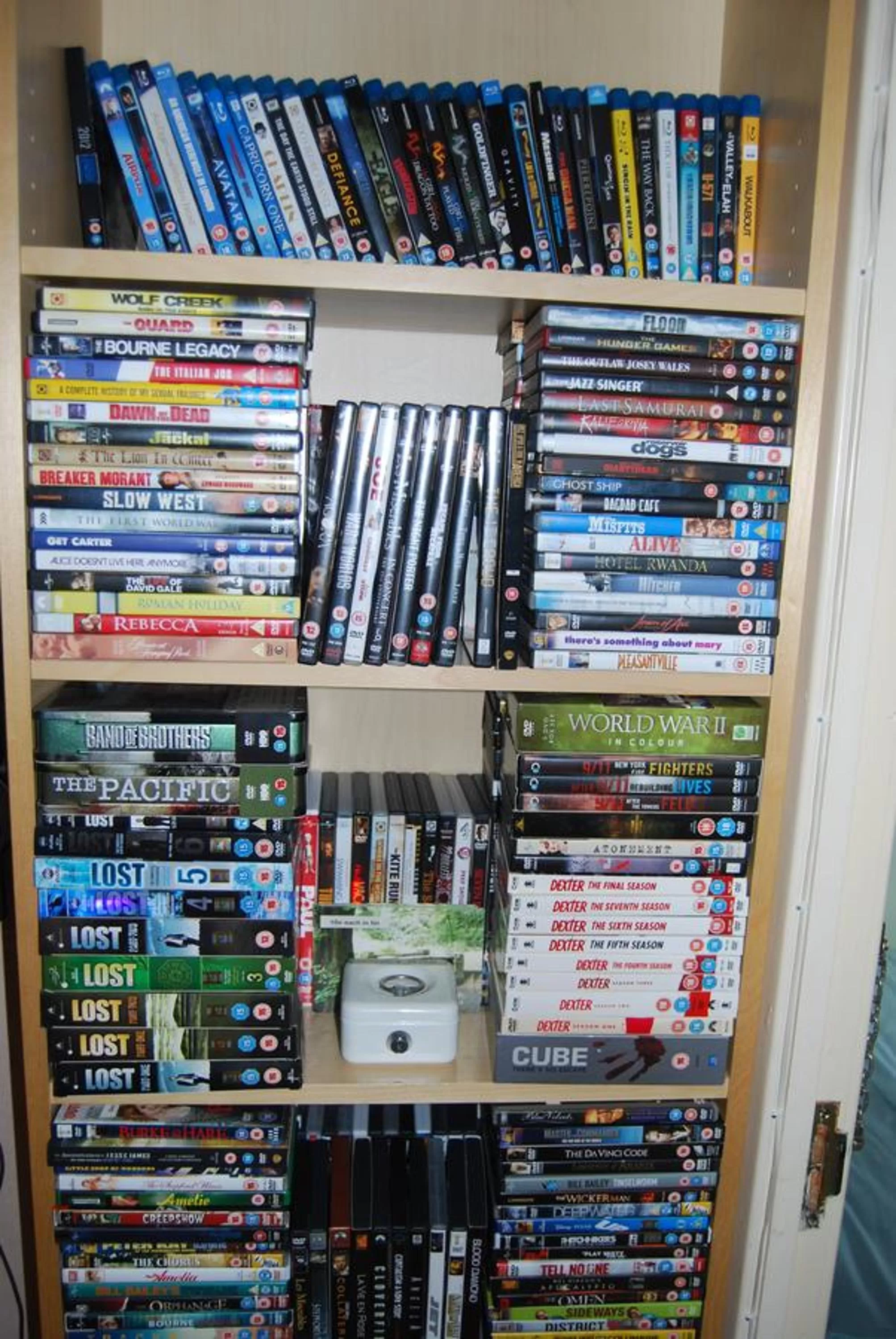 Library in Mike & Carolyn Ball B&B