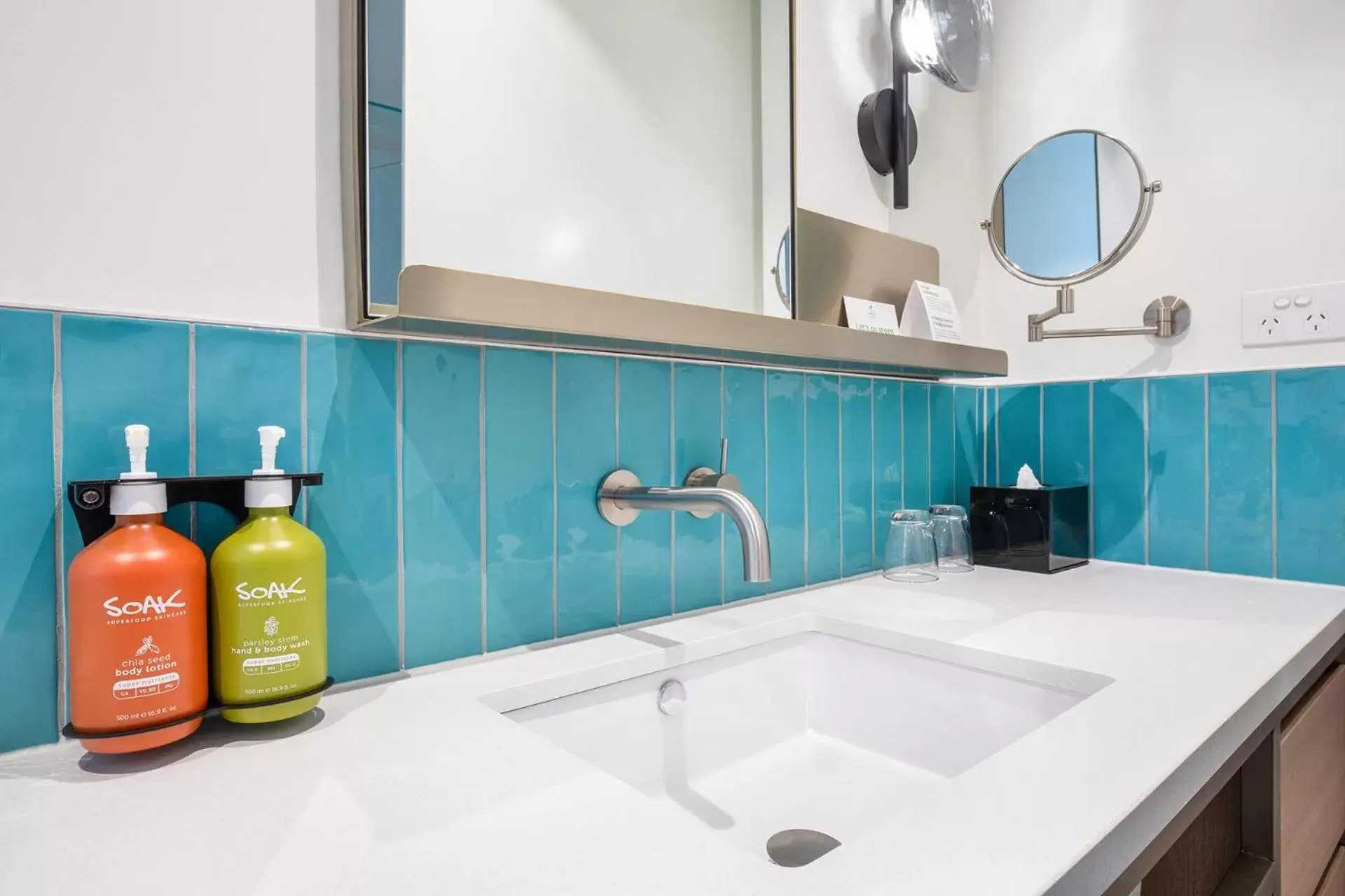 Premium King Room - Disability Access in Holiday Inn & Suites Geelong by IHG Premium King Room - Disability Access in Holiday Inn & Suites Geelong by IHG