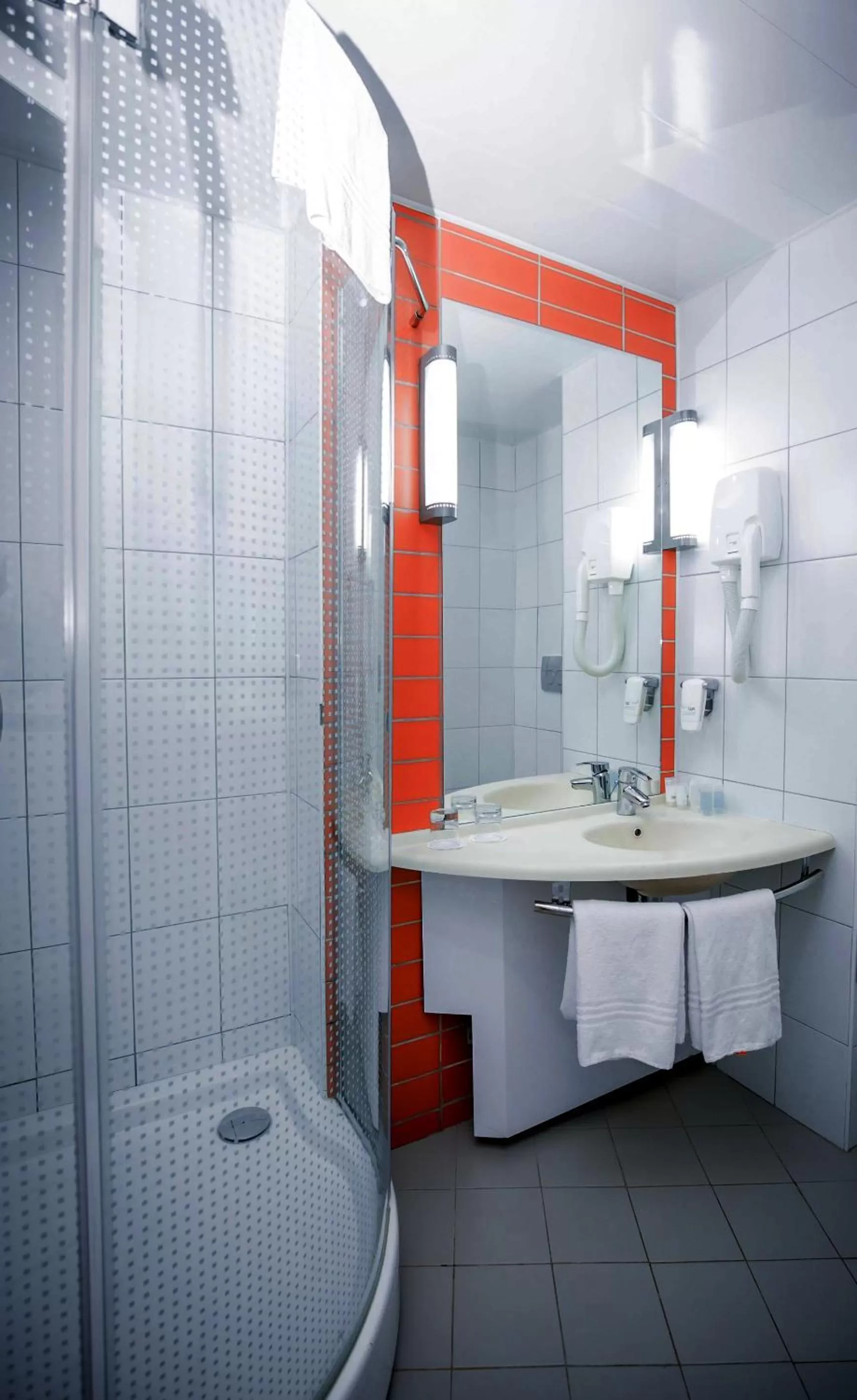 Shower in Ibis Astana