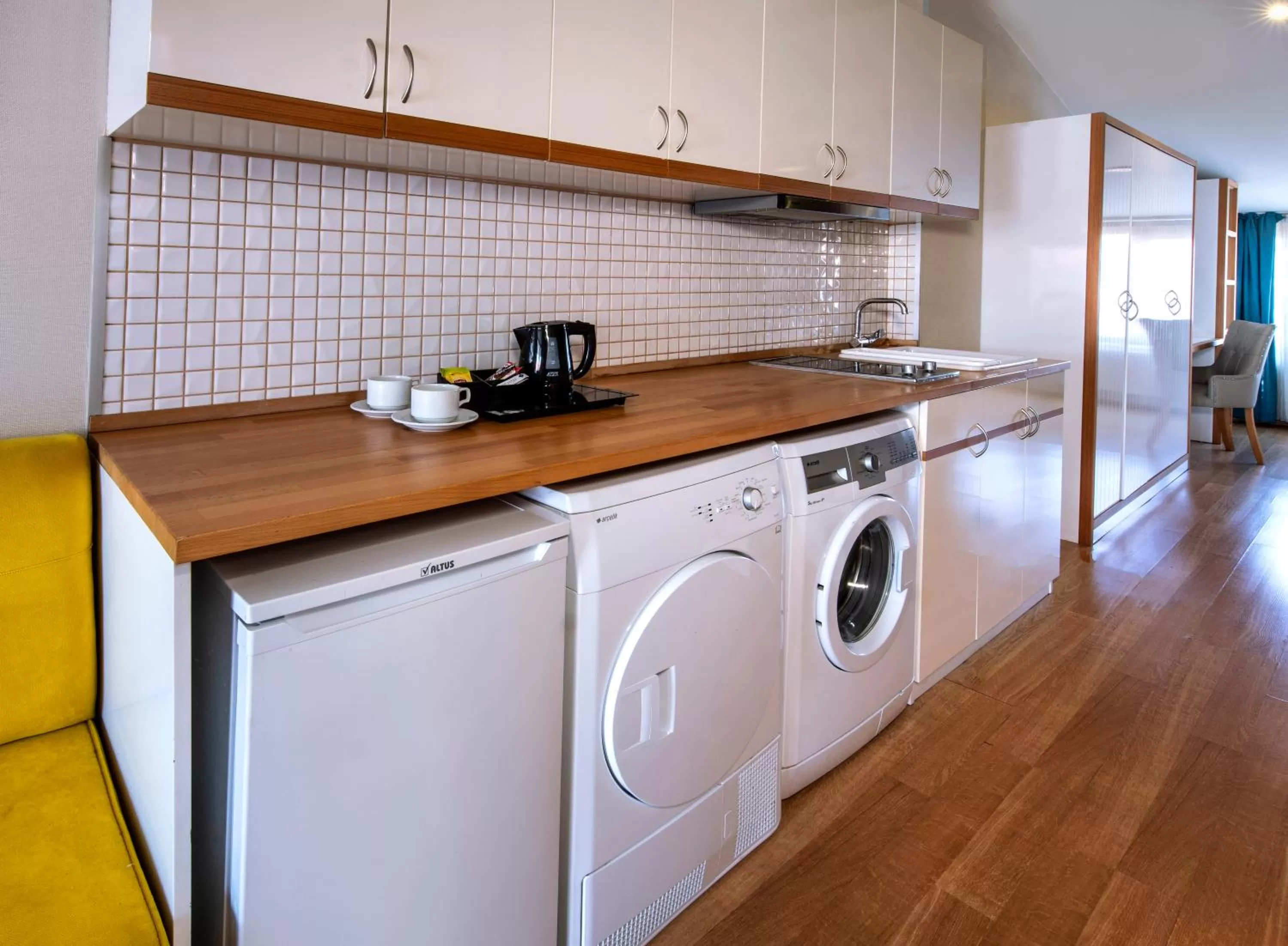 Kitchen or kitchenette in Mezzo Hotel