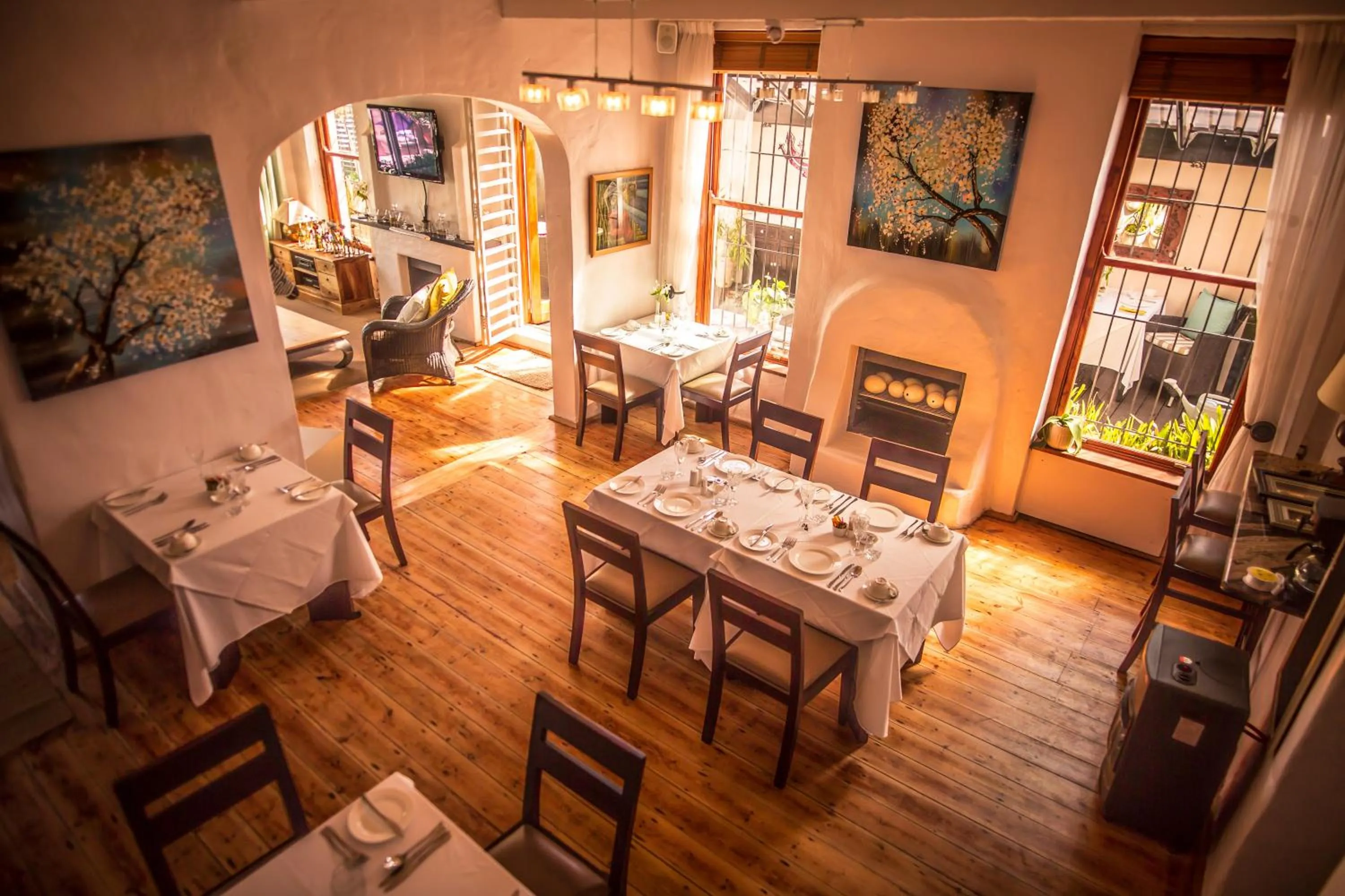 Dining area in Point B Guest House -Sustainable Solar Energy