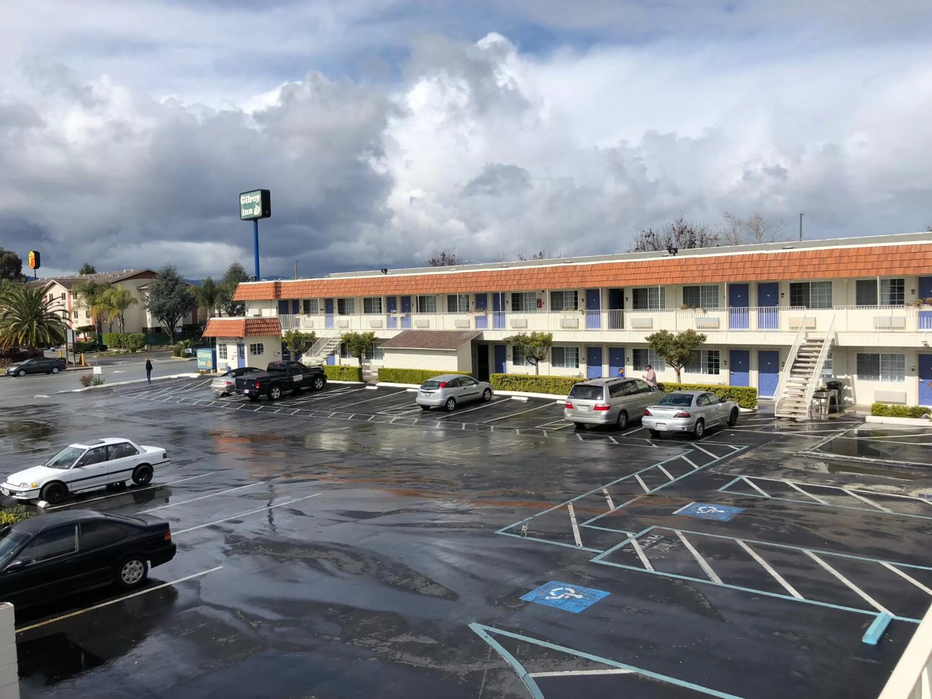 Property building in Gilroy Inn