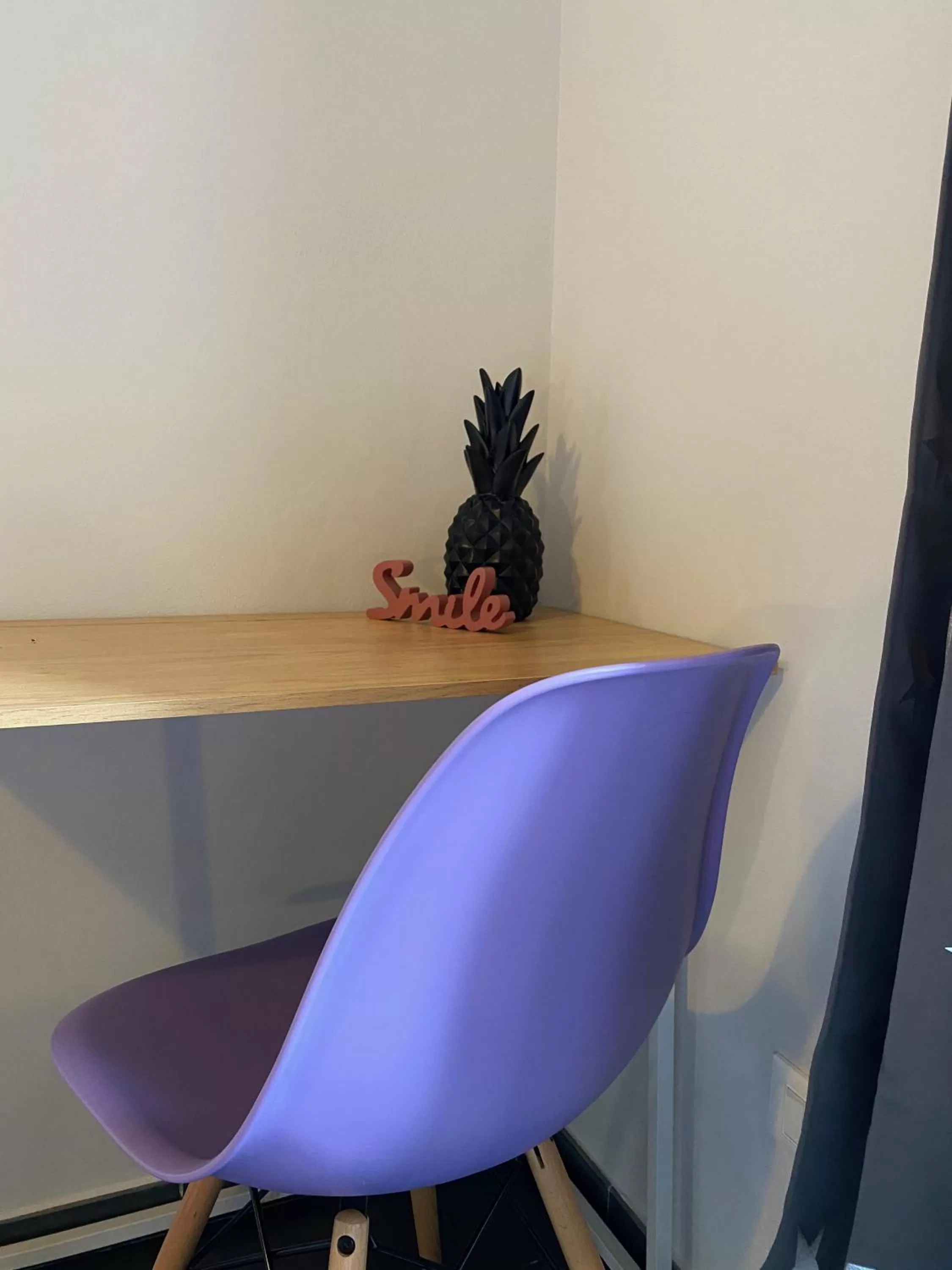 Seating area in Guest House Rome by GHOR