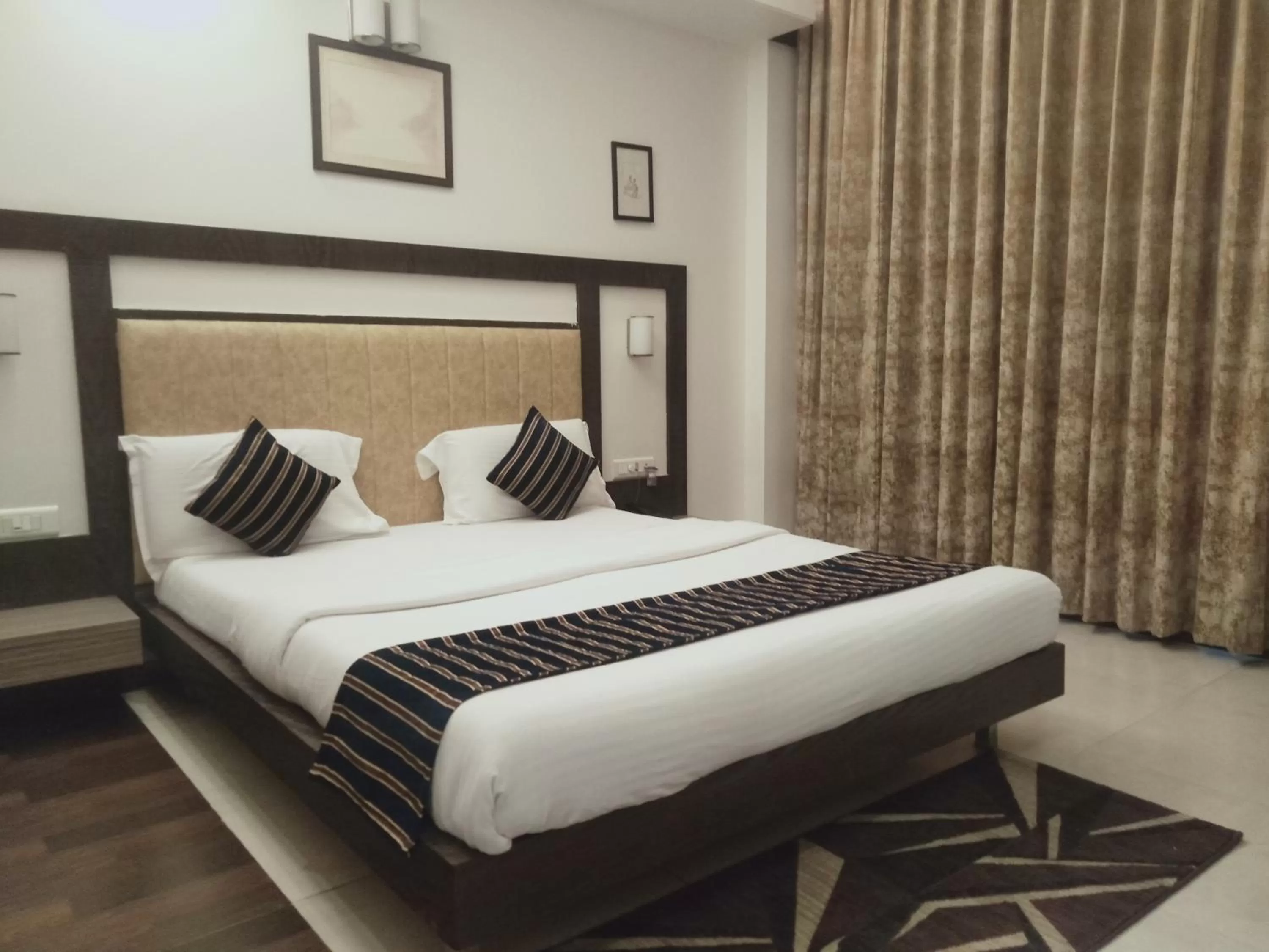 Bed in Hotel Udayanraje Palace