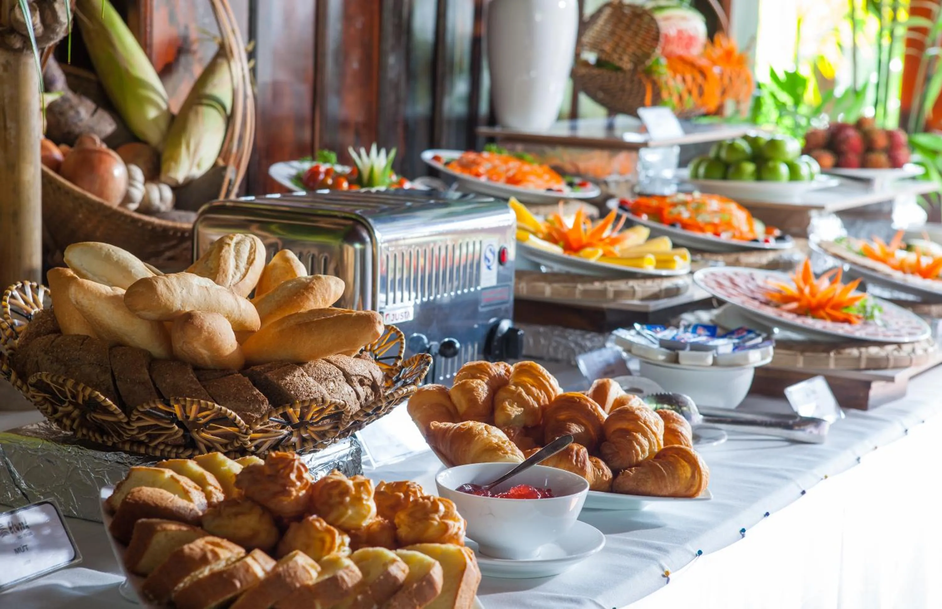 Buffet breakfast in Elwood Premier Resort Phu Quoc