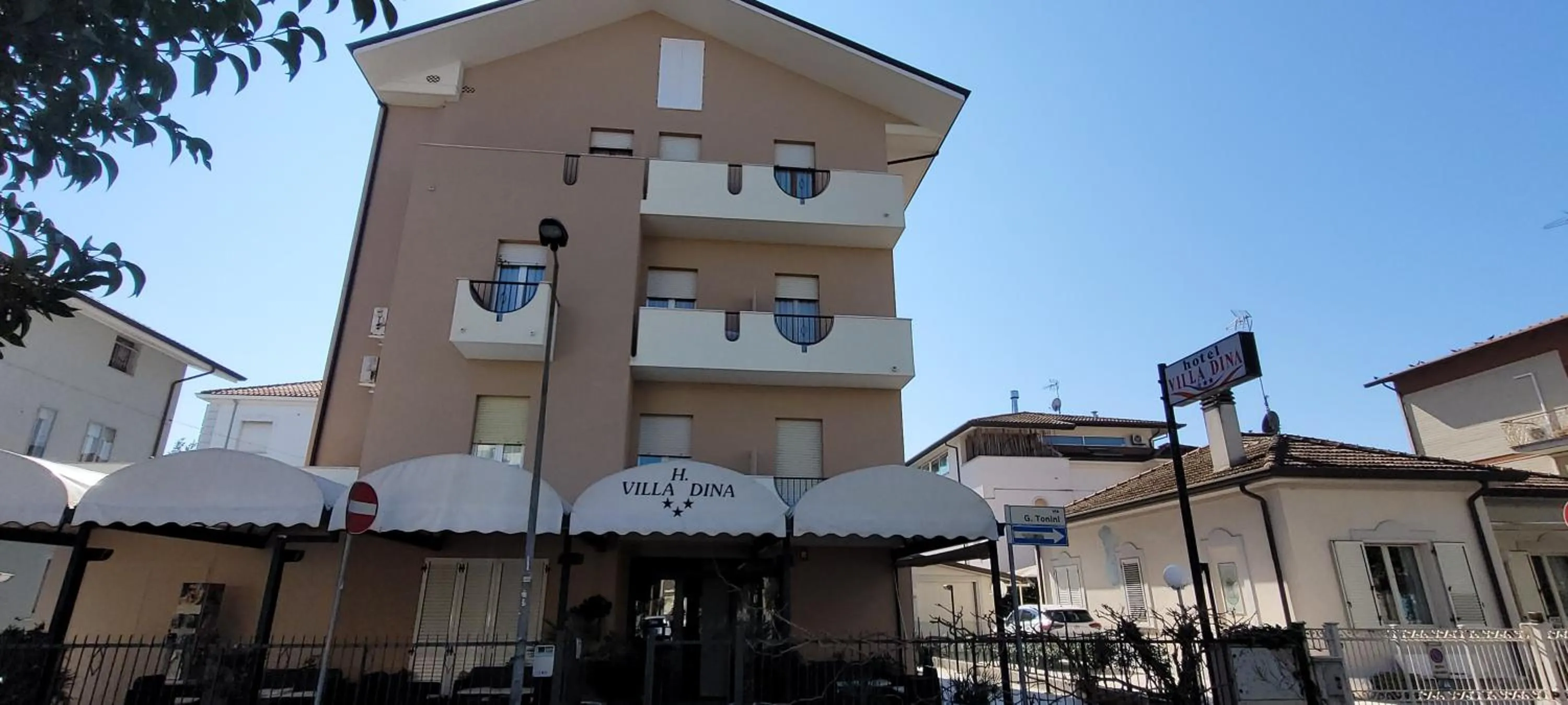 Property building in Hotel Villa Dina