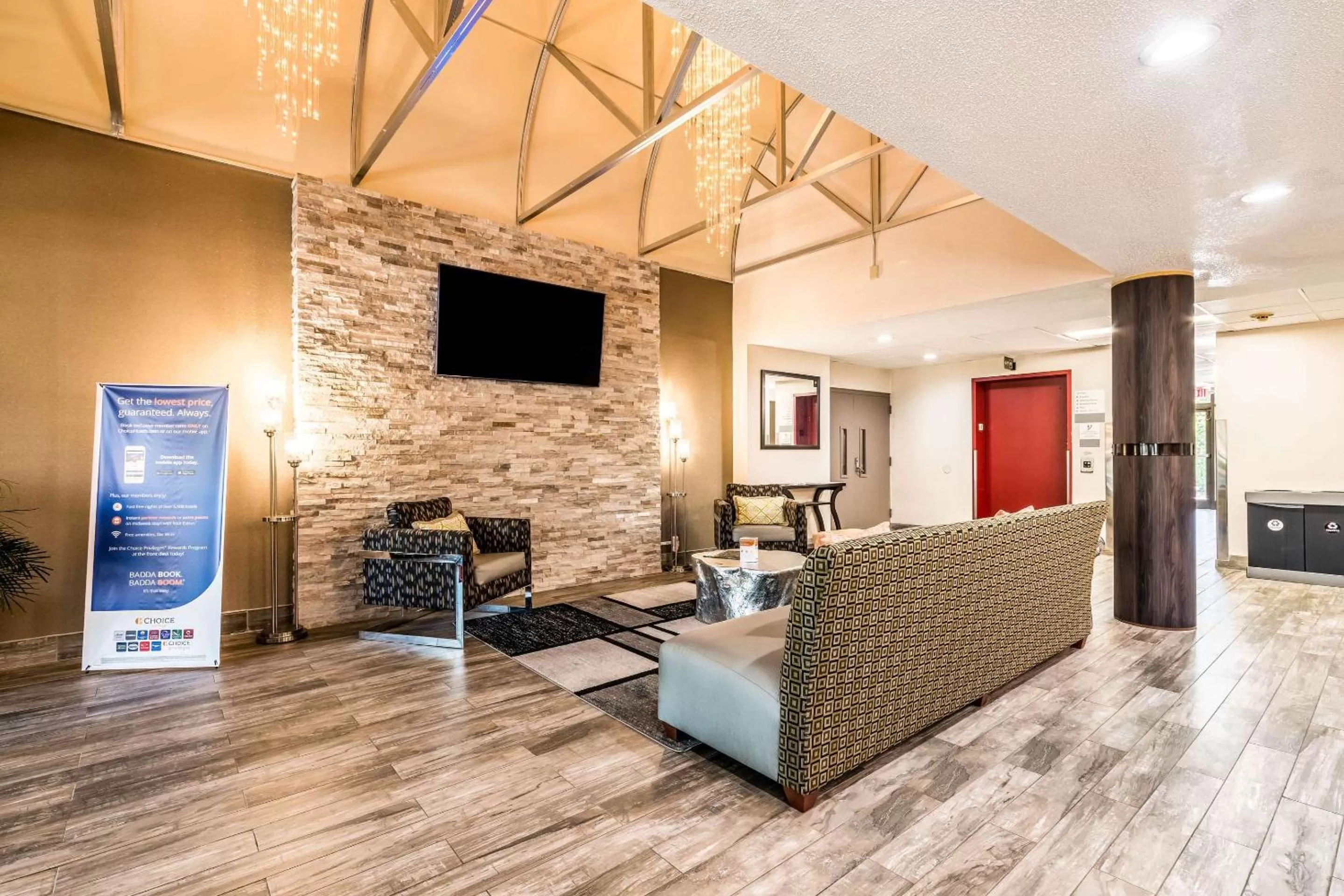 Lobby or reception in Lake Norman Inn and Suites