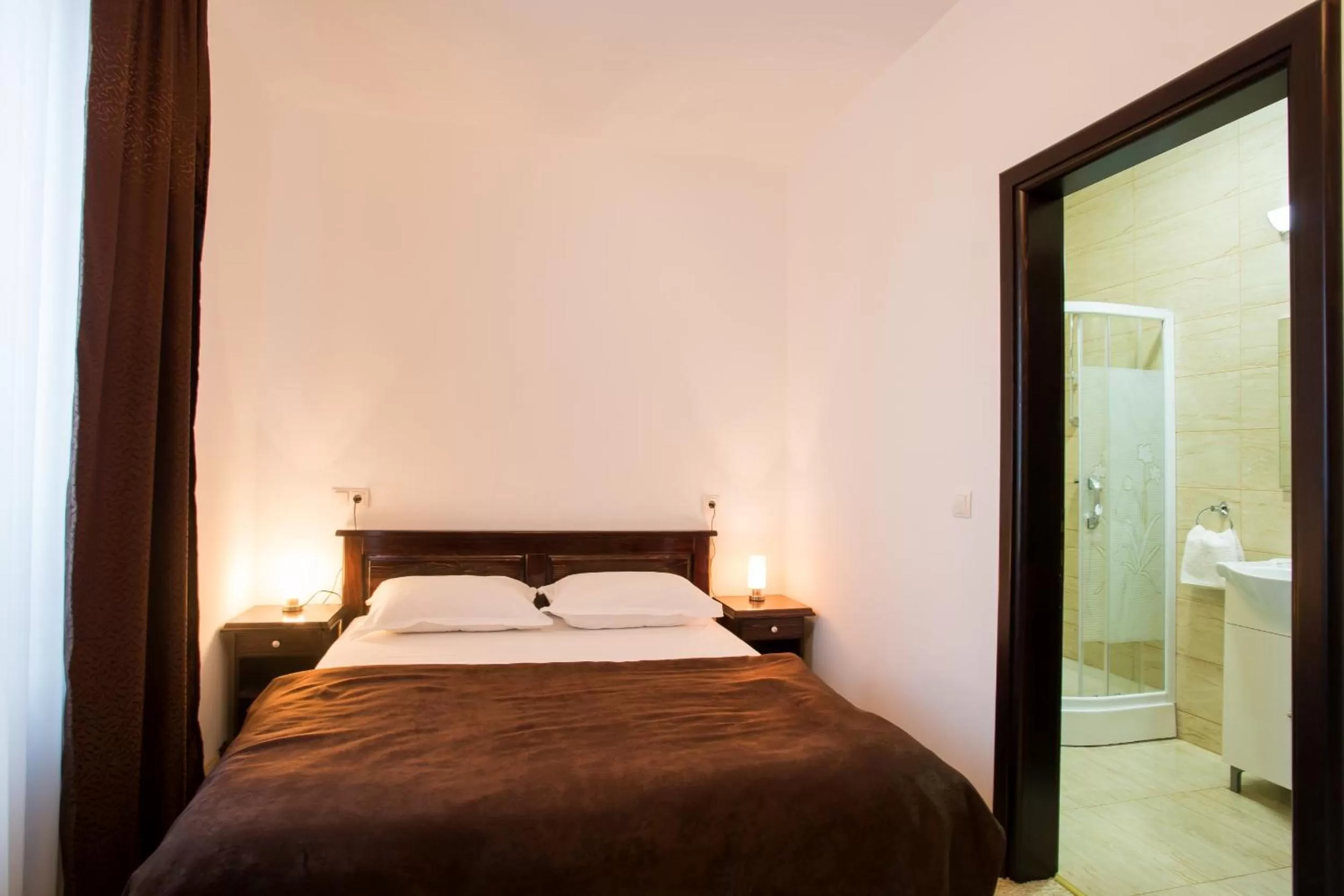 Bedroom, Bed in Cazare Turn Sebes