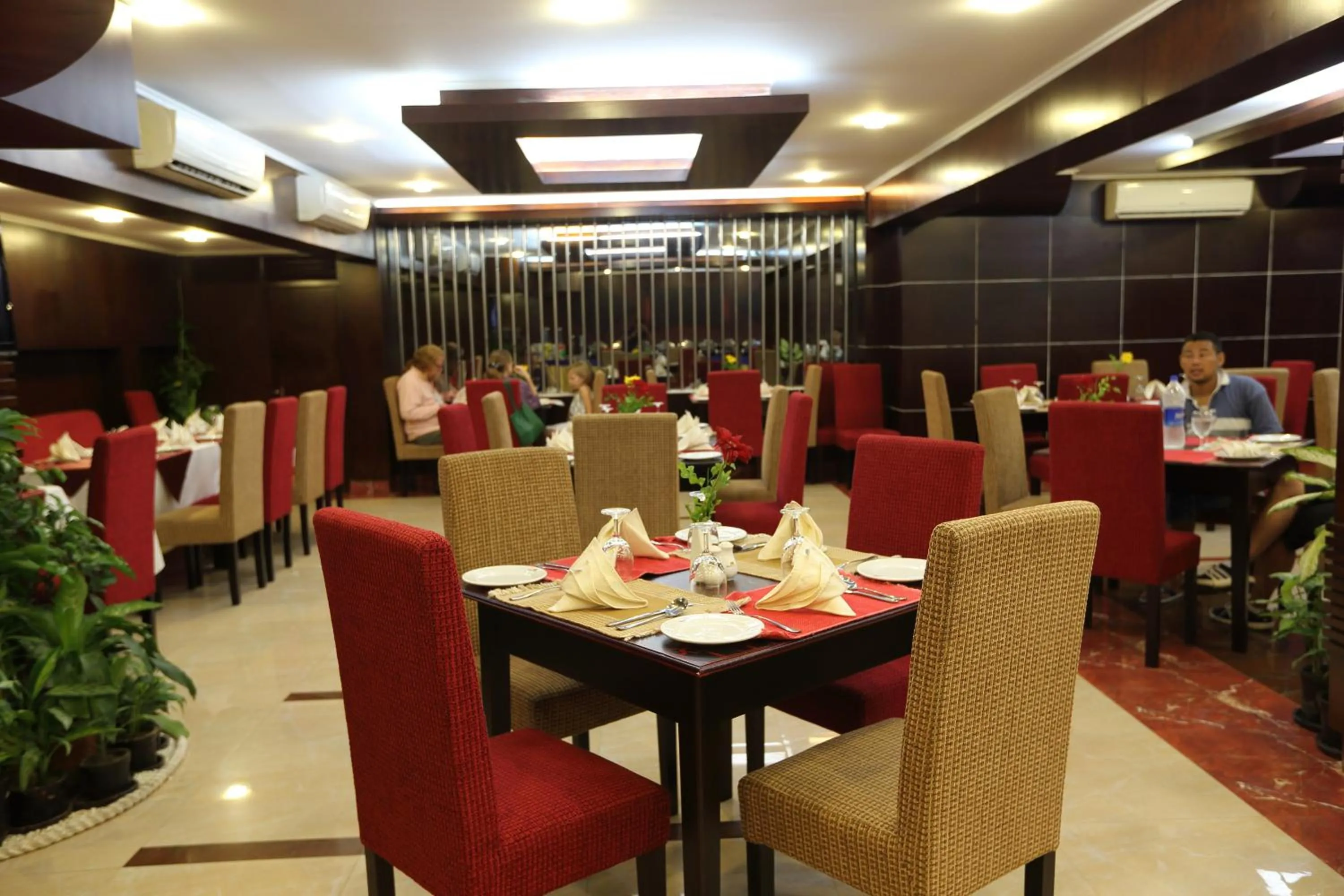 Restaurant/places to eat in Nascent Gardenia Baridhara