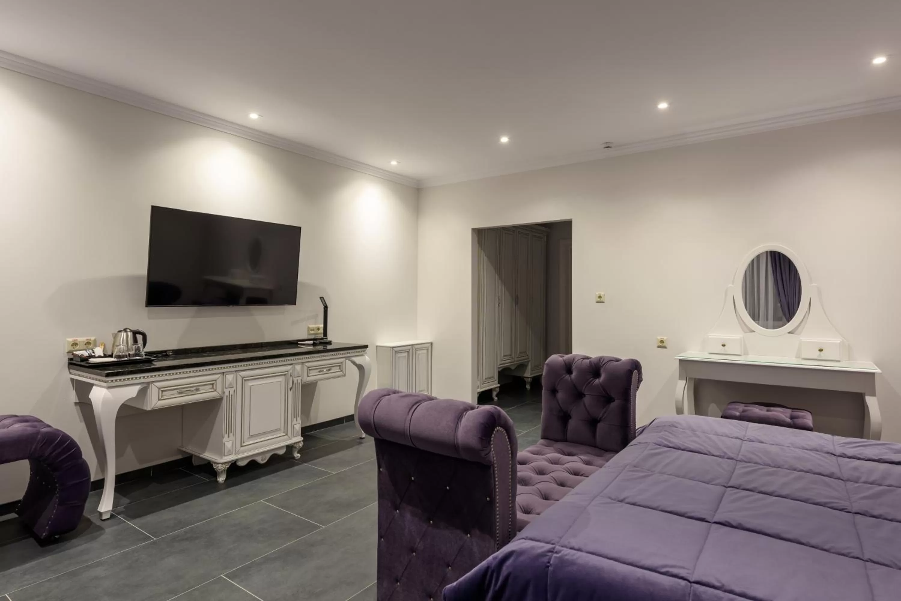 Photo of the whole room in Grand Royal