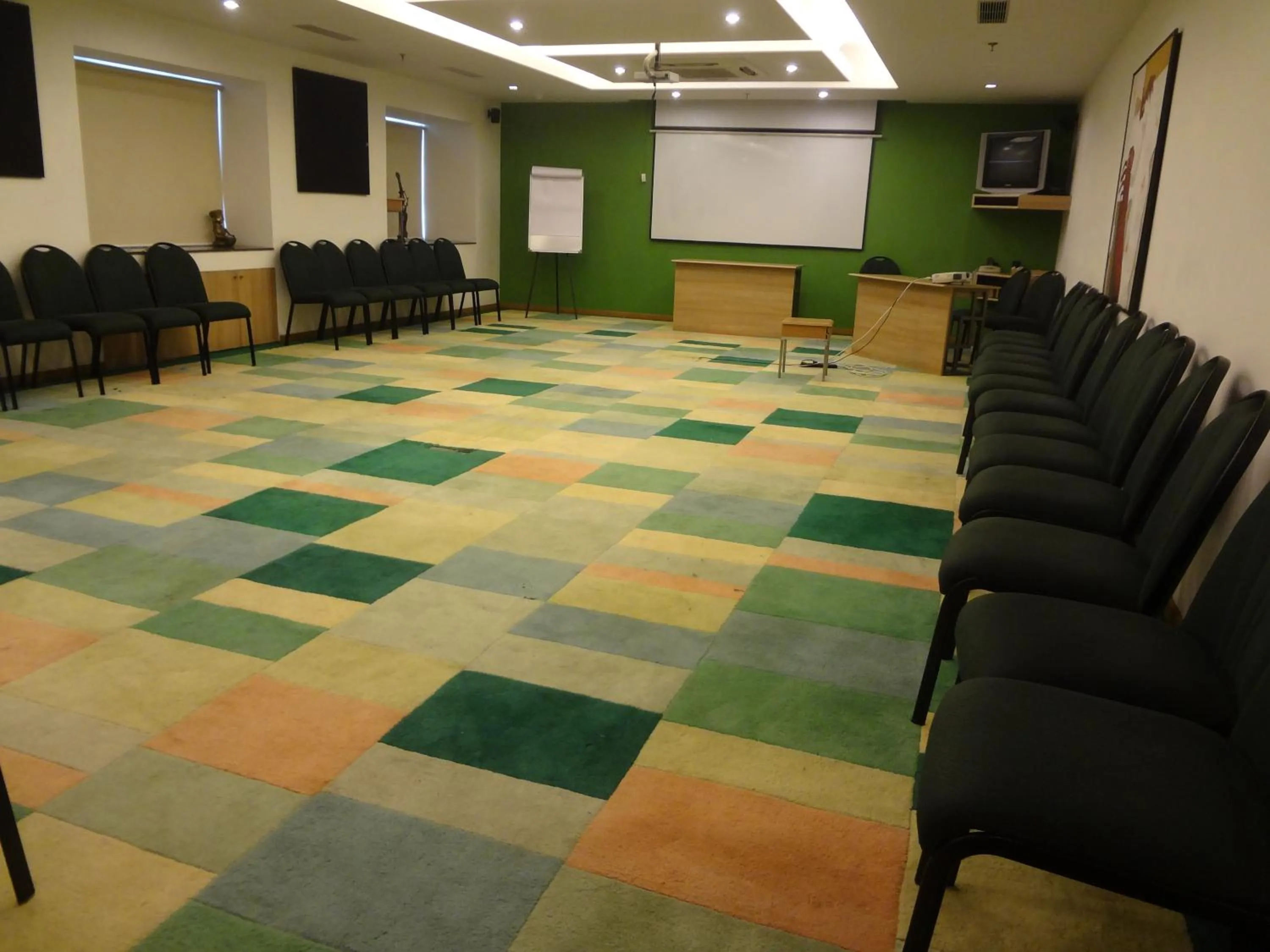 Business facilities in Lemon Tree Hotel, Ahmedabad
