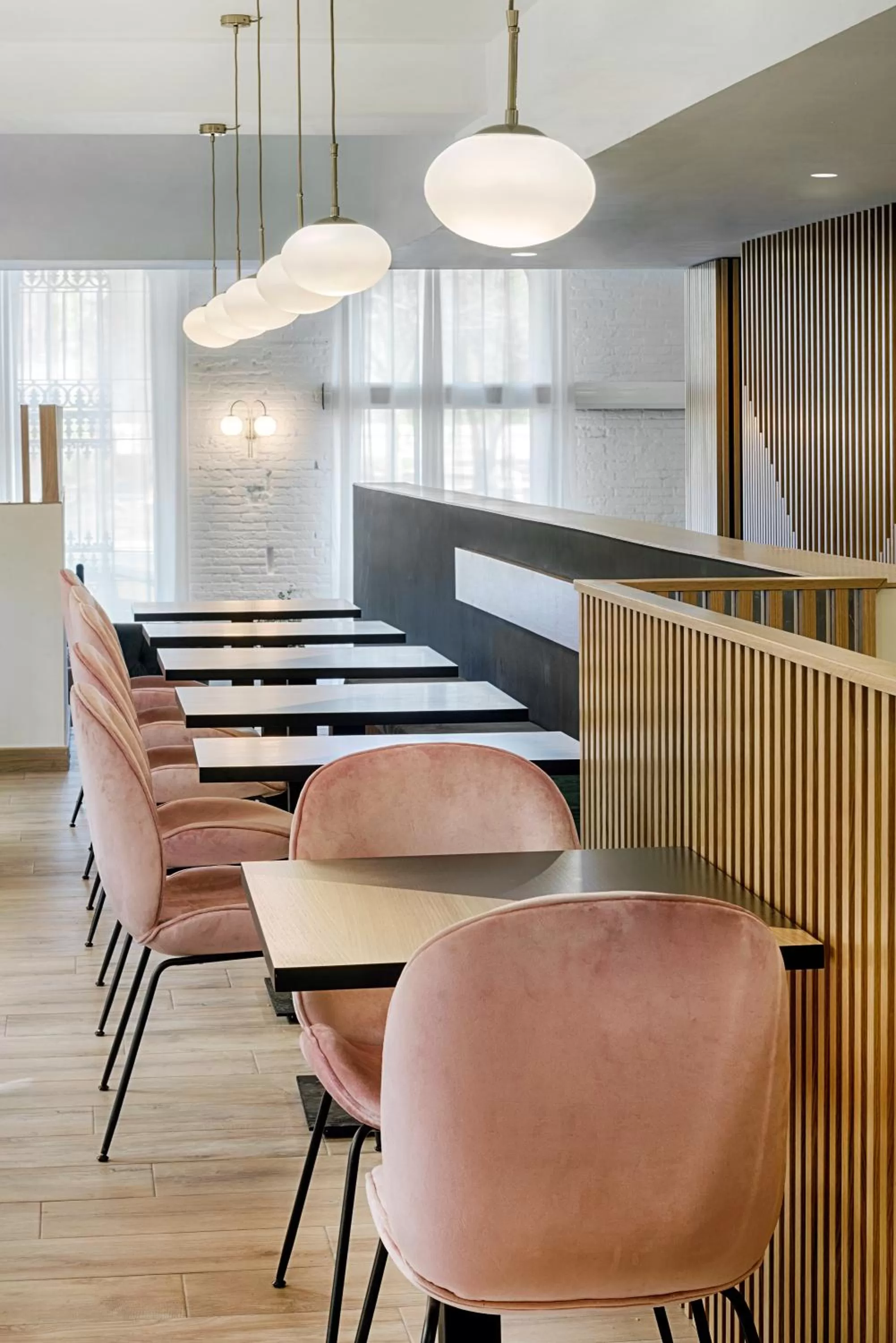 Restaurant/places to eat in Blanq Carmen Hotel