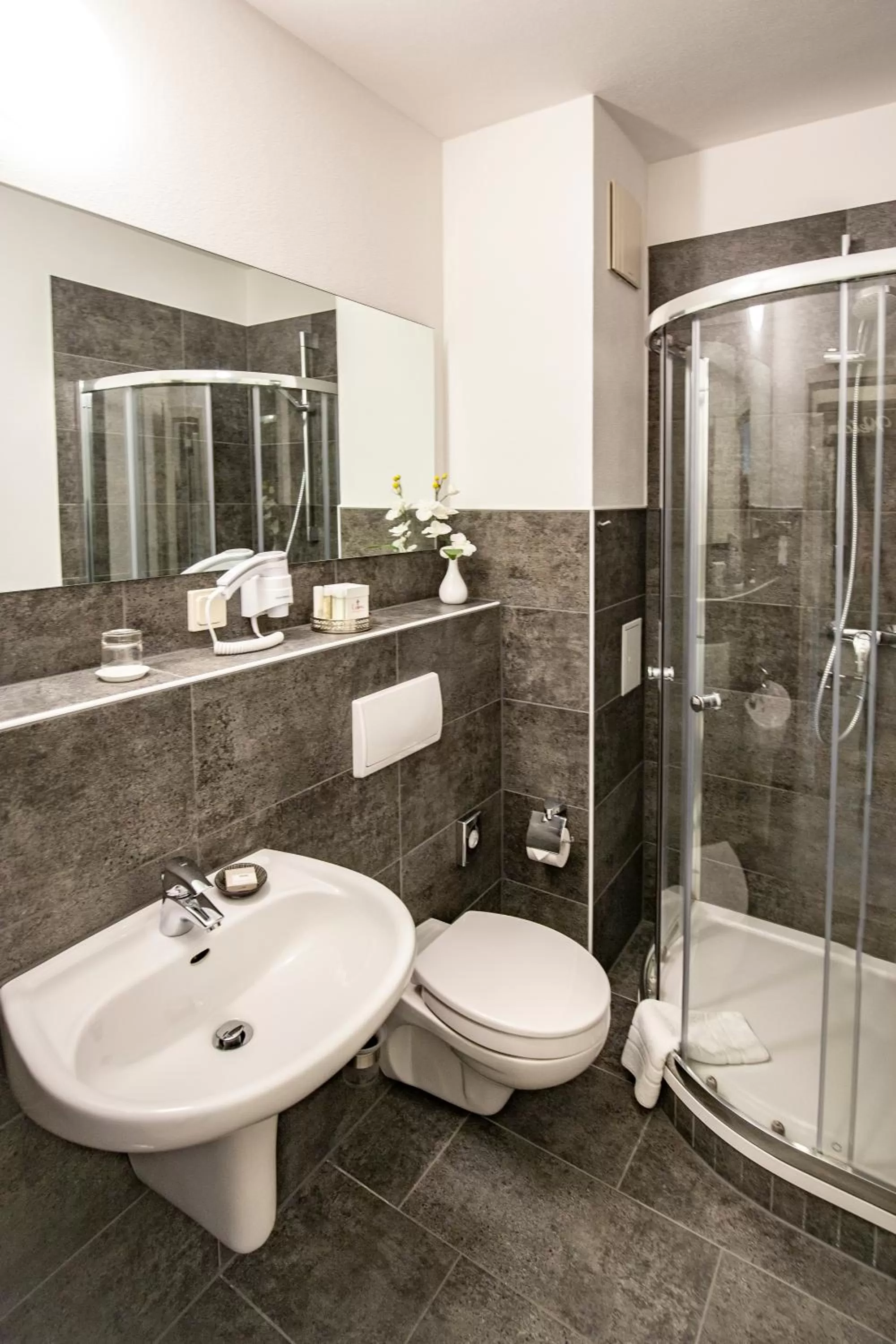 Bathroom in Hotel "Zur Mühle"