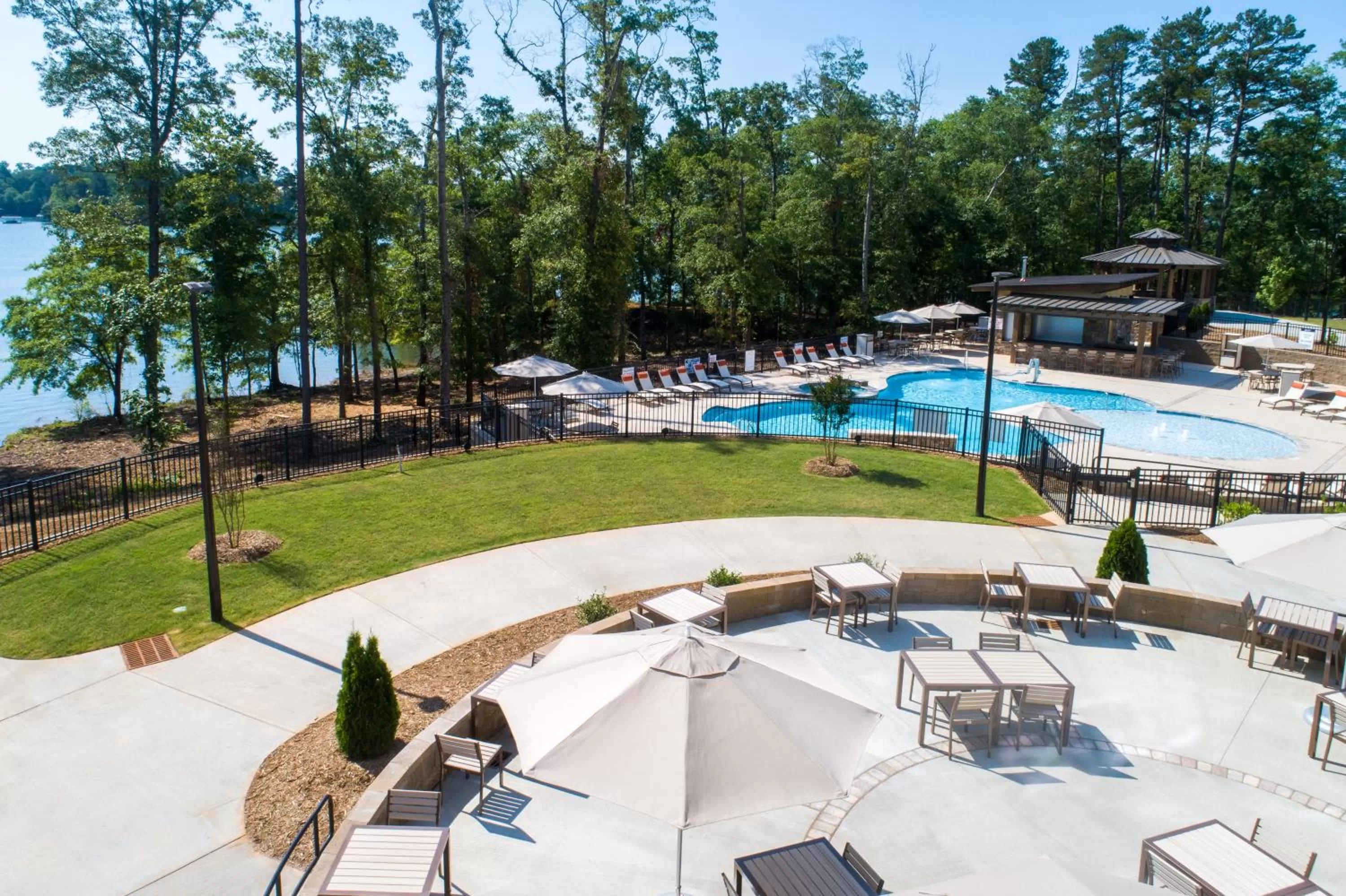 Swimming pool, Pool View in Lakeside Lodge Clemson